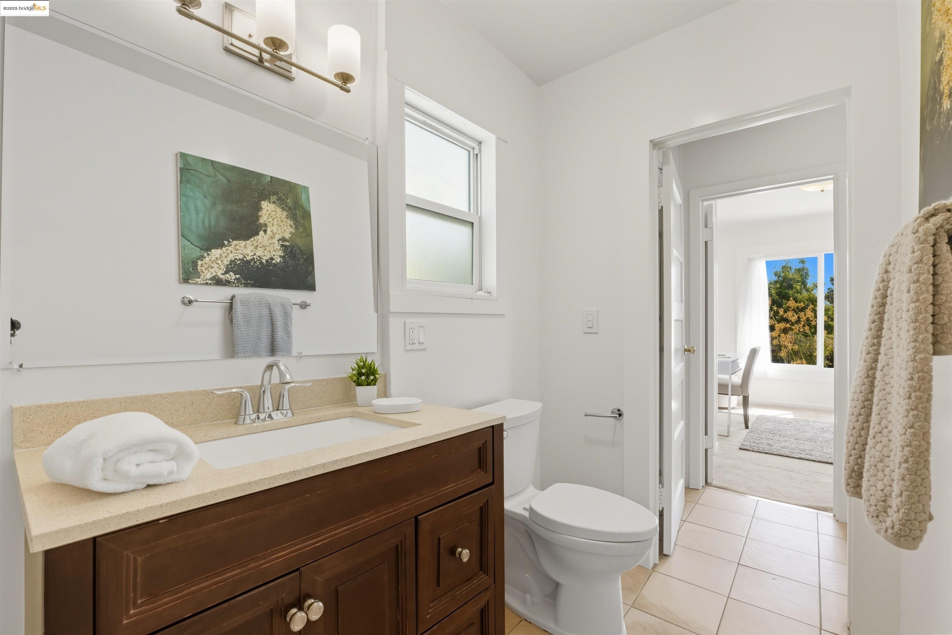 Detail Gallery Image 31 of 46 For 2721 Oliver Ave, Oakland,  CA 94605 - 3 Beds | 2 Baths