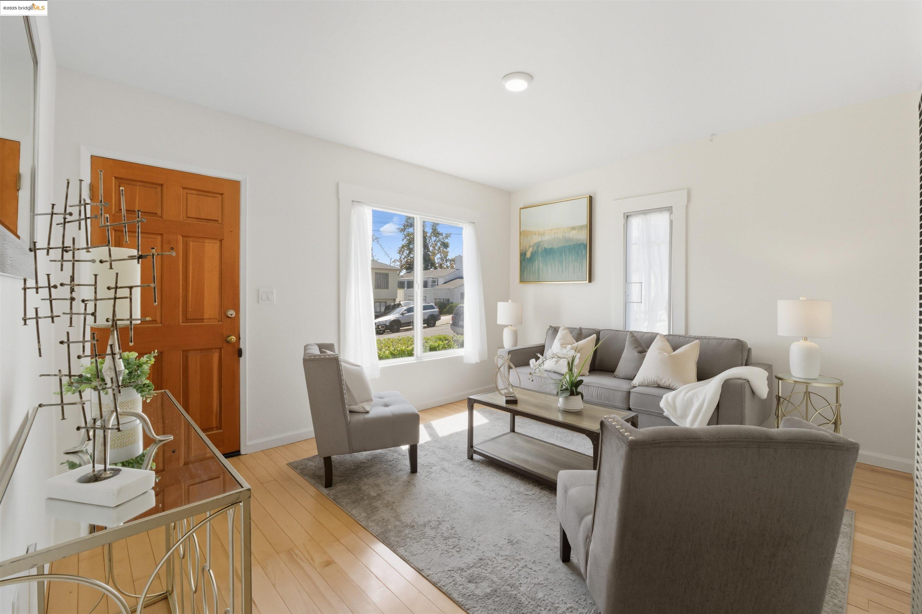 Detail Gallery Image 10 of 46 For 2721 Oliver Ave, Oakland,  CA 94605 - 3 Beds | 2 Baths