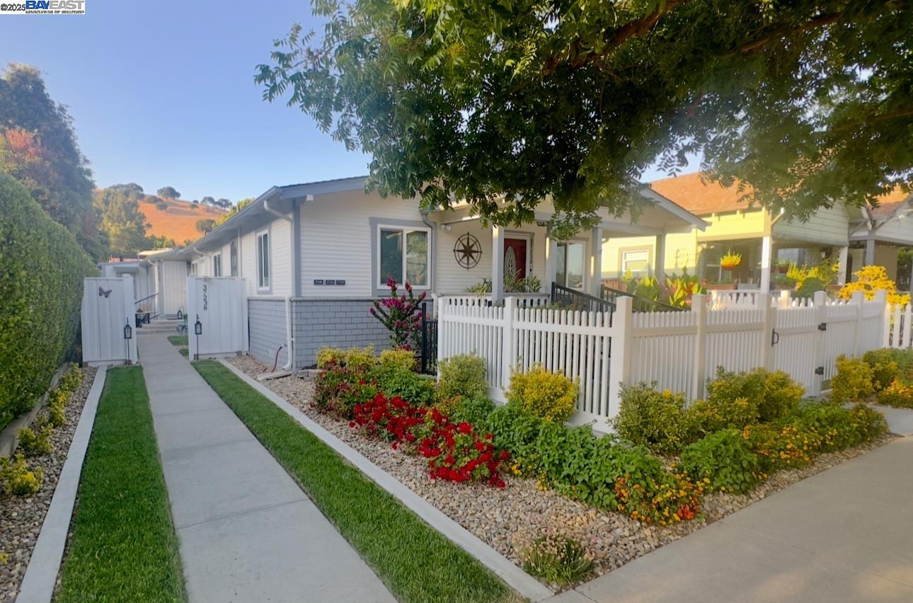 Detail Gallery Image 16 of 49 For 37230 2nd St, Fremont,  CA 94536 - 6 Beds | 3/2 Baths