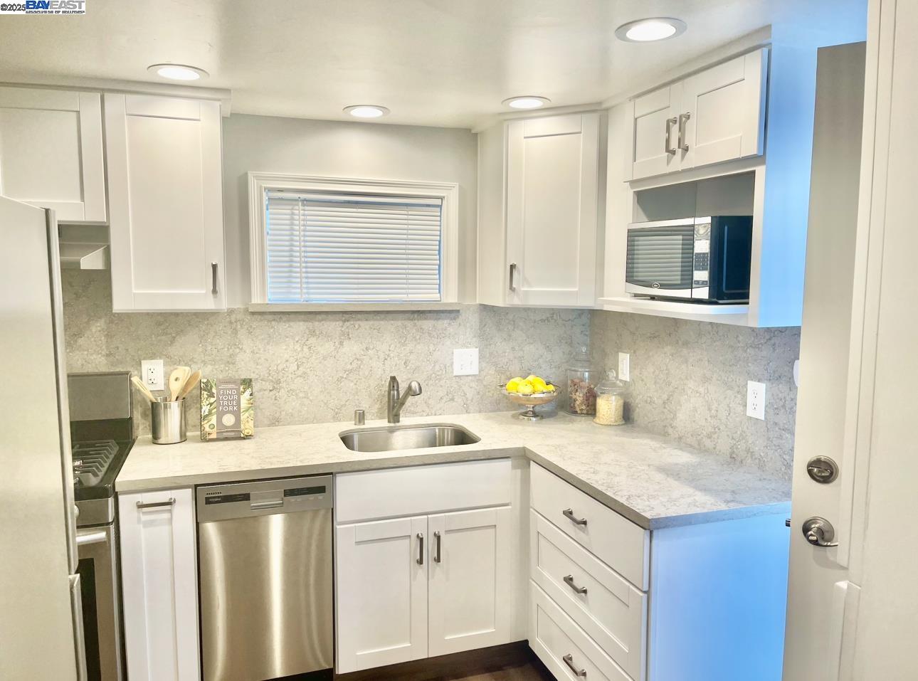 Detail Gallery Image 19 of 49 For 37230 2nd St, Fremont,  CA 94536 - 6 Beds | 3/2 Baths