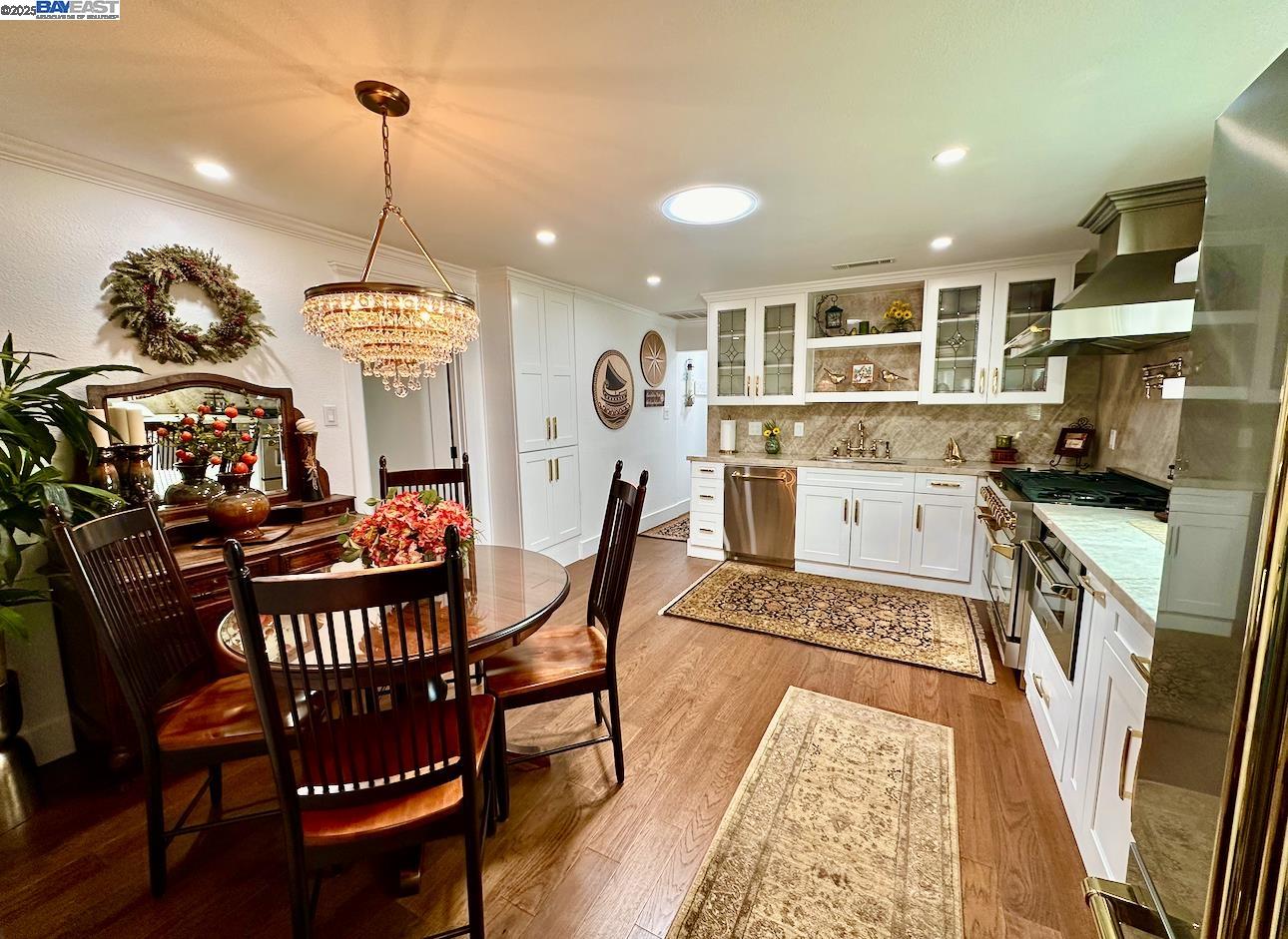 Detail Gallery Image 5 of 49 For 37230 2nd St, Fremont,  CA 94536 - 6 Beds | 3/2 Baths