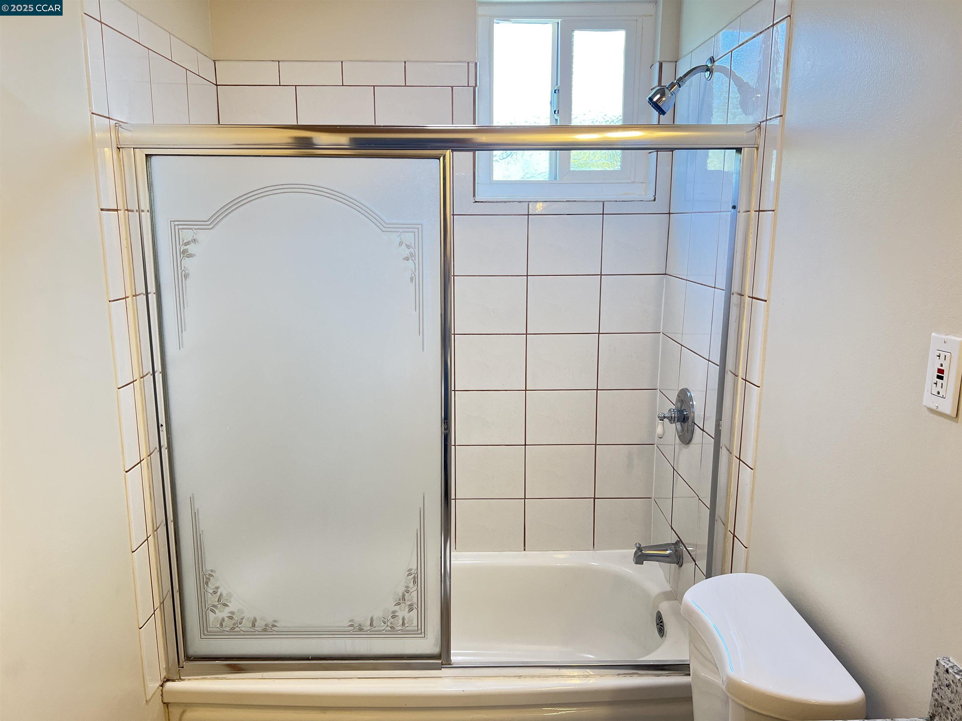 Detail Gallery Image 16 of 27 For 91 Bonnie Dr, San Pablo,  CA 94806 - 4 Beds | 2 Baths