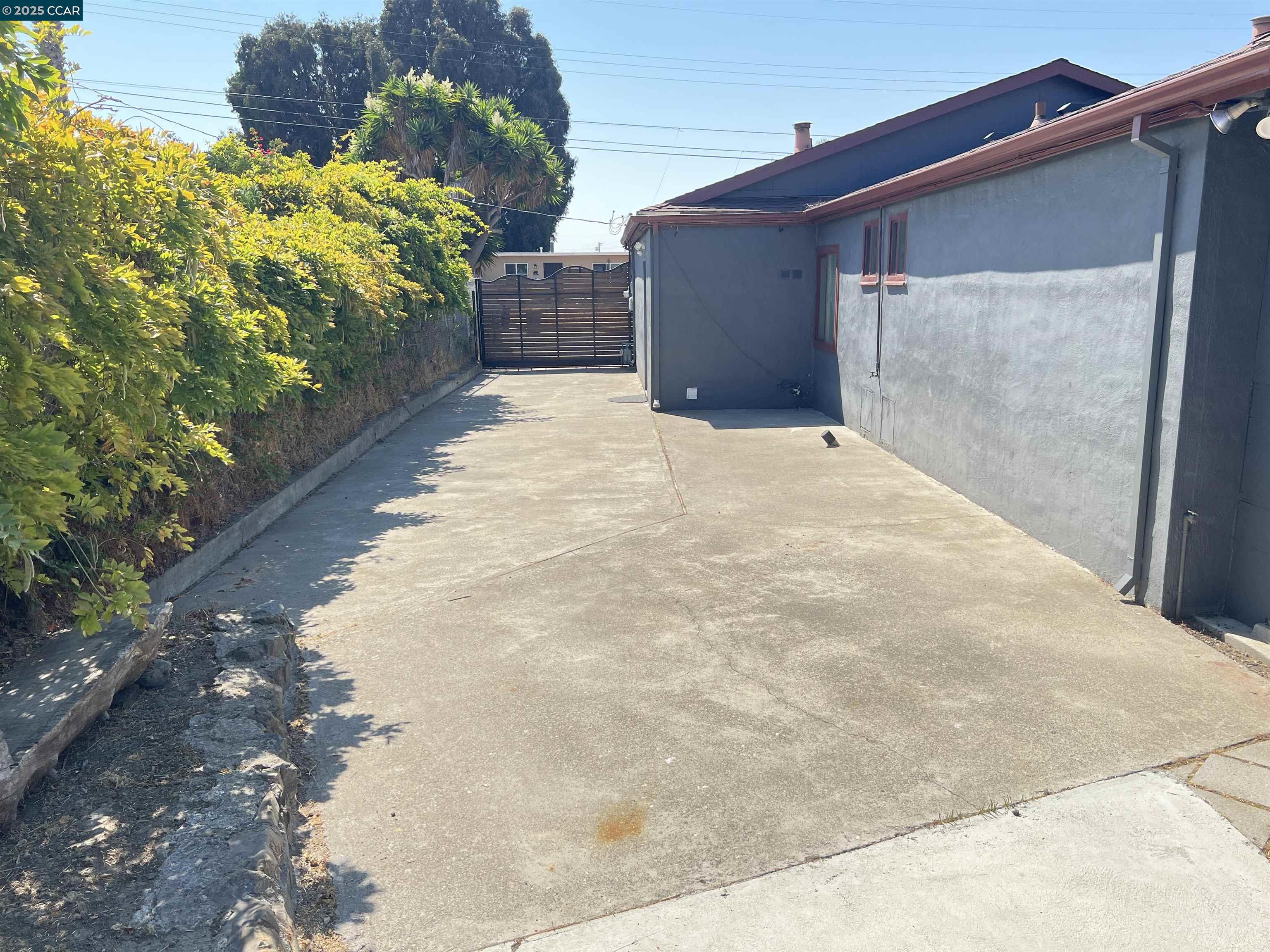 Detail Gallery Image 22 of 27 For 91 Bonnie Dr, San Pablo,  CA 94806 - 4 Beds | 2 Baths