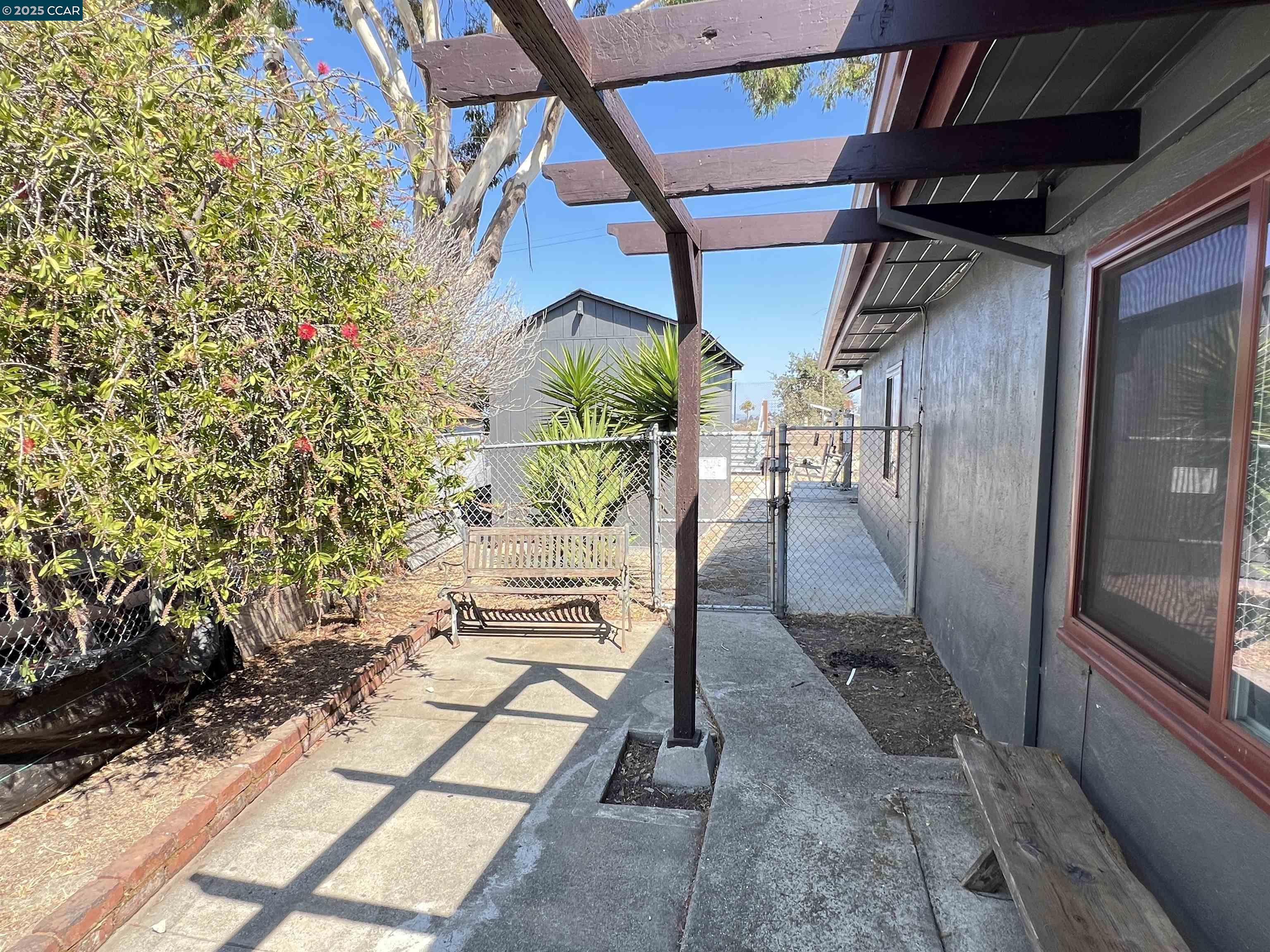 Detail Gallery Image 6 of 27 For 91 Bonnie Dr, San Pablo,  CA 94806 - 4 Beds | 2 Baths