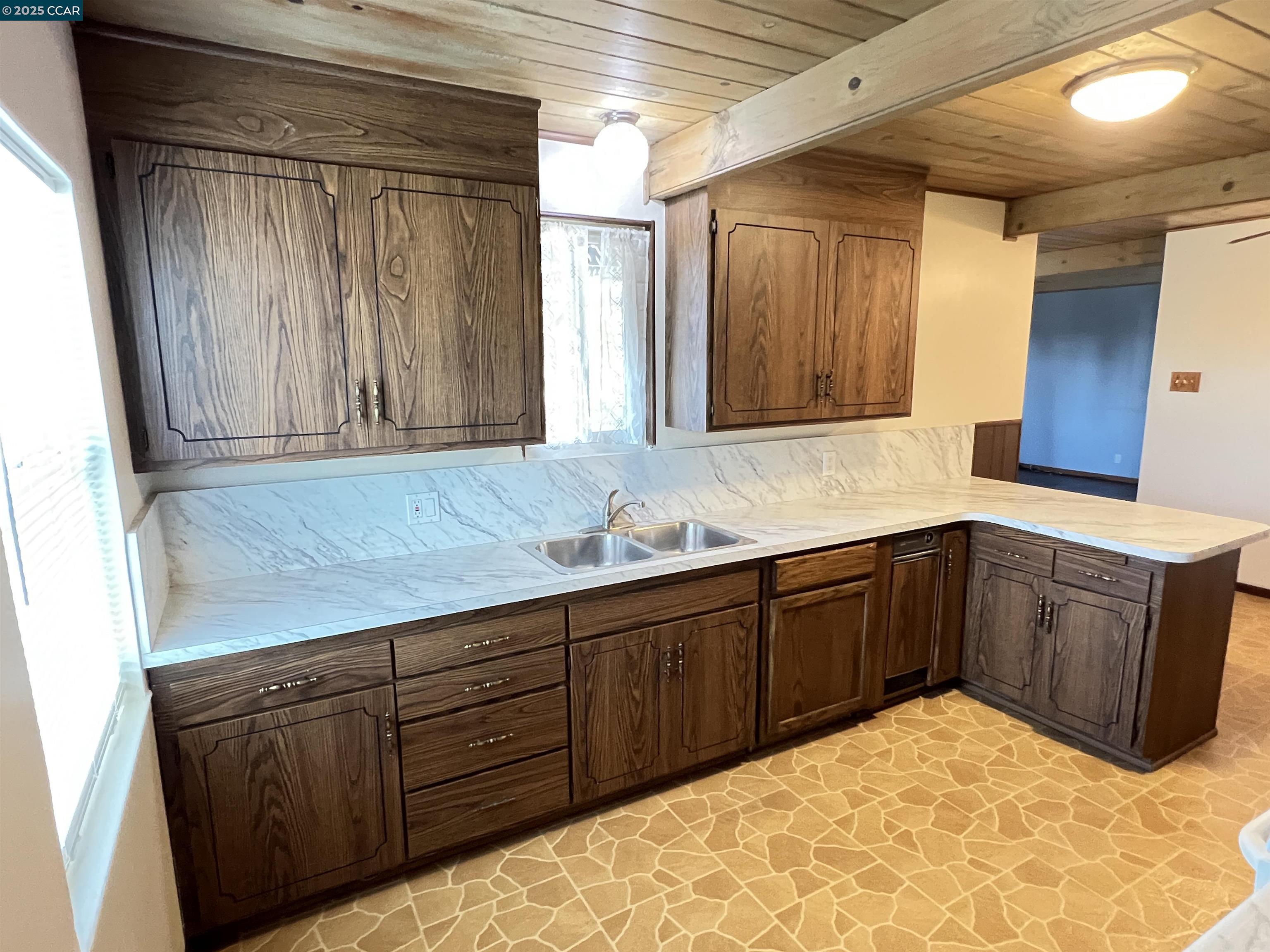 Detail Gallery Image 10 of 27 For 91 Bonnie Dr, San Pablo,  CA 94806 - 4 Beds | 2 Baths