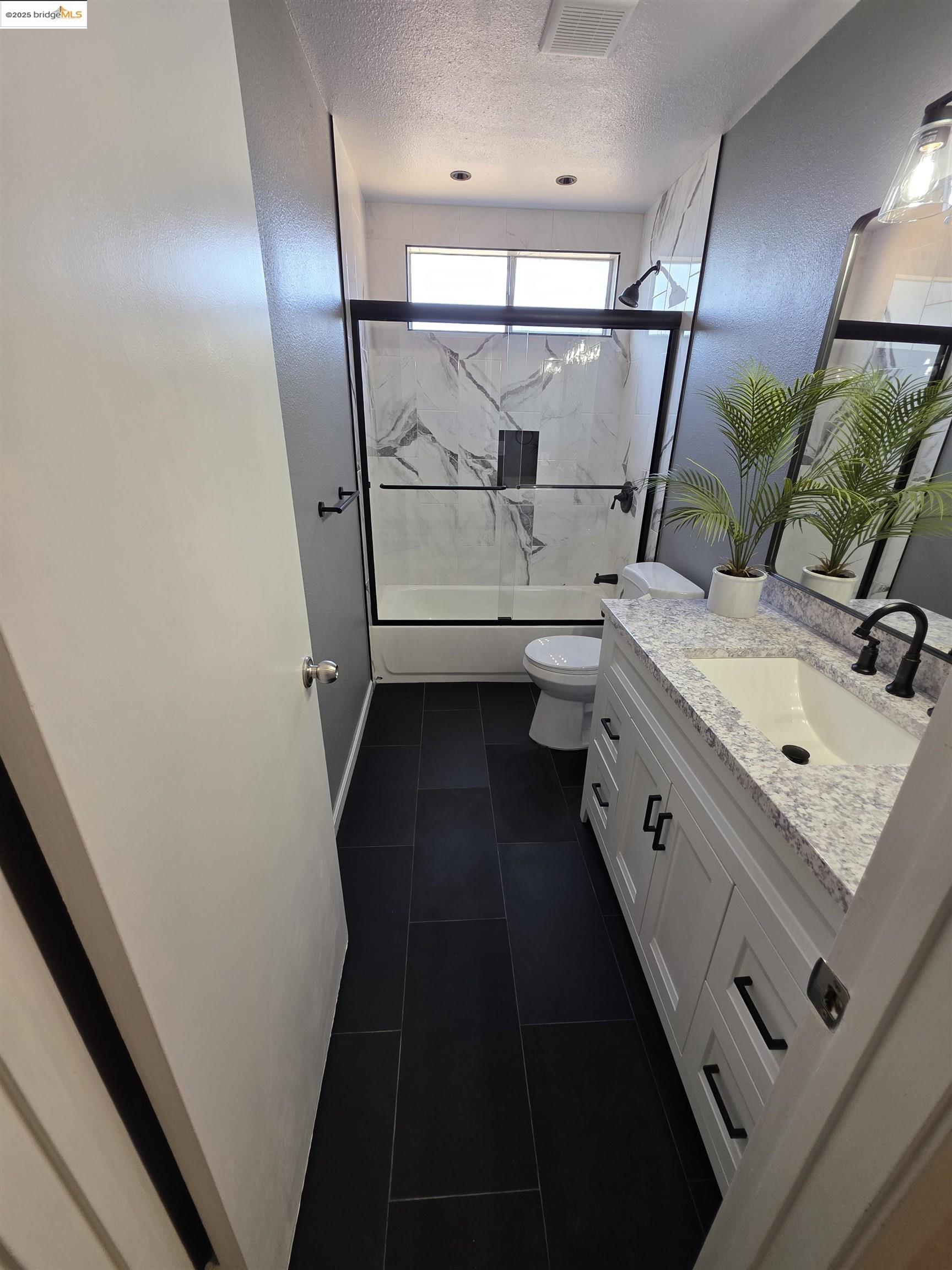 Detail Gallery Image 21 of 47 For 136 Evergreen Way, Vallejo,  CA 94591 - 3 Beds | 3 Baths