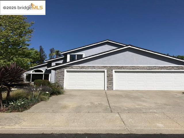 Detail Gallery Image 1 of 30 For 632 Cordelia Cir, Vacaville,  CA 95687 - 4 Beds | 3 Baths
