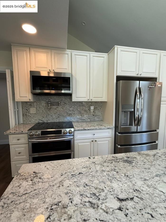 Detail Gallery Image 4 of 30 For 632 Cordelia Cir, Vacaville,  CA 95687 - 4 Beds | 3 Baths