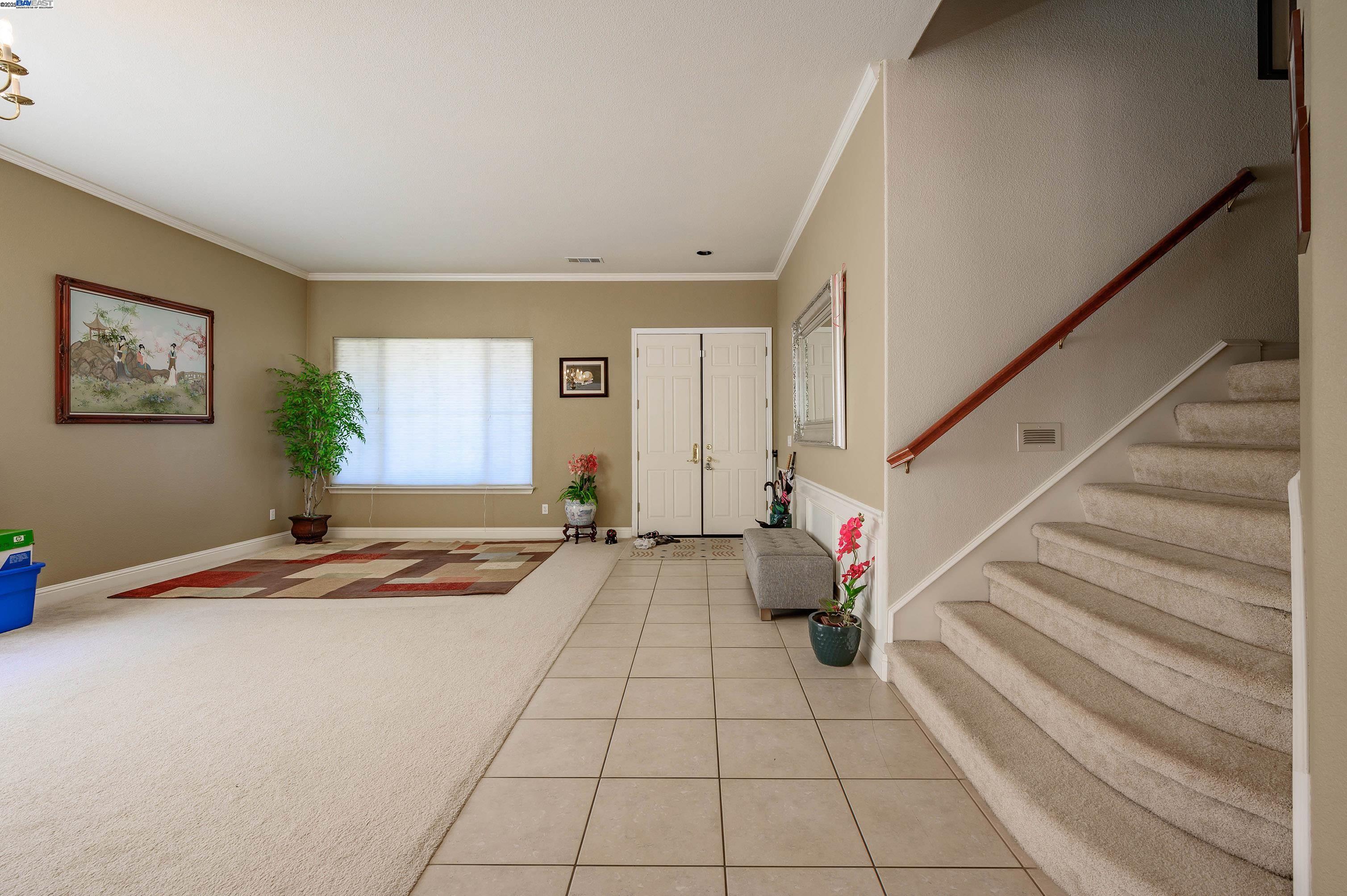 Detail Gallery Image 2 of 20 For 5481 Aspen St, Dublin,  CA 94568 - 5 Beds | 4 Baths