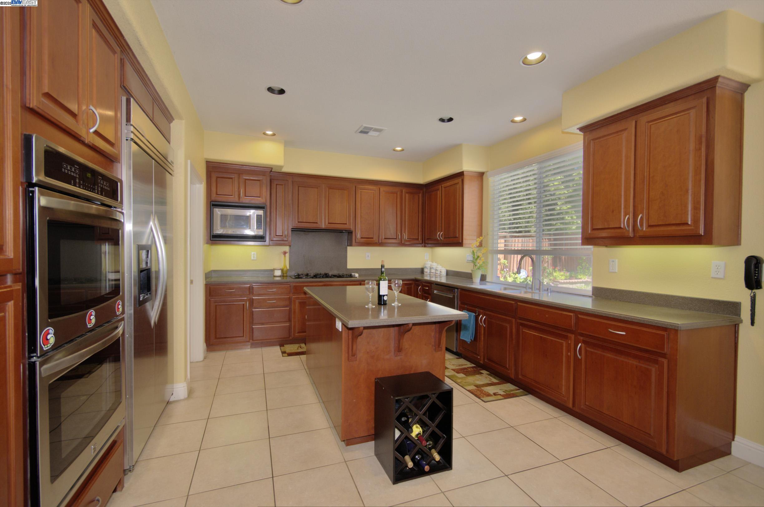 Detail Gallery Image 11 of 20 For 5481 Aspen St, Dublin,  CA 94568 - 5 Beds | 4 Baths