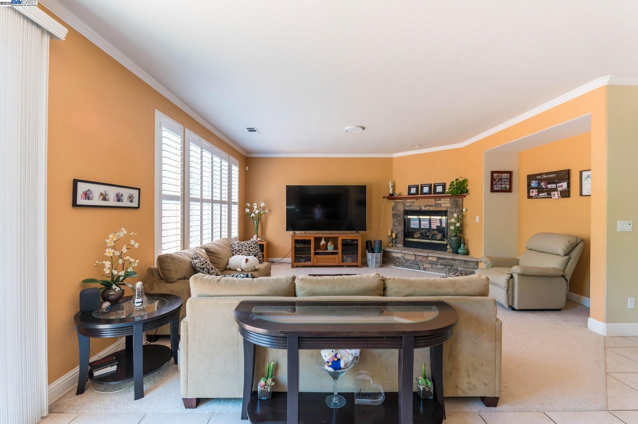 Detail Gallery Image 6 of 20 For 5481 Aspen St, Dublin,  CA 94568 - 5 Beds | 4 Baths