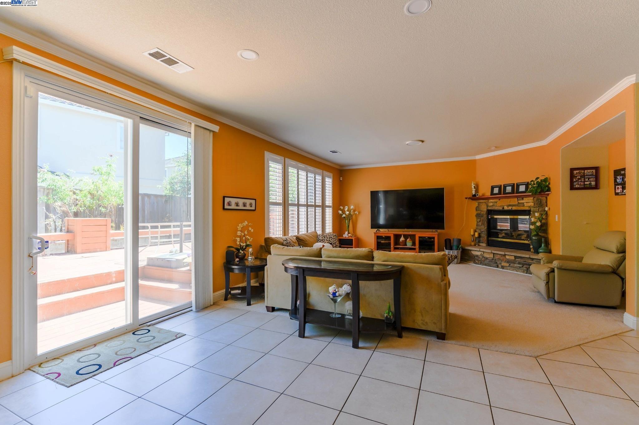 Detail Gallery Image 7 of 20 For 5481 Aspen St, Dublin,  CA 94568 - 5 Beds | 4 Baths
