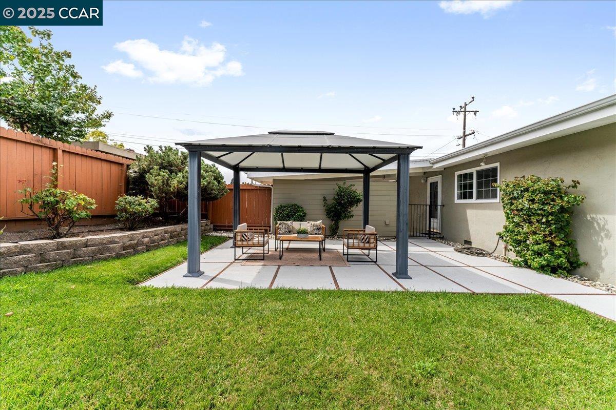 Detail Gallery Image 33 of 41 For 375 Summit Dr, Pinole,  CA 94564 - 3 Beds | 2 Baths
