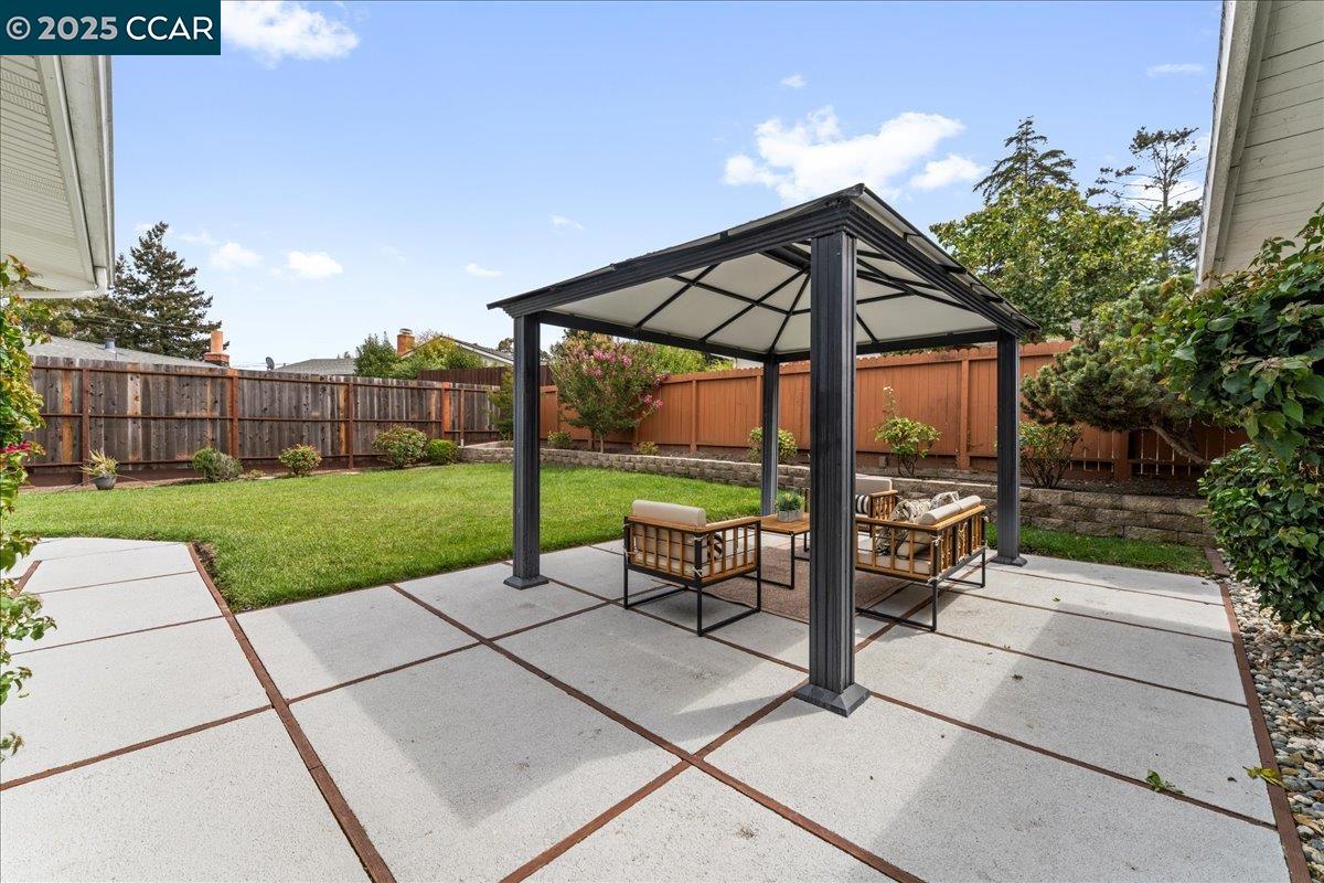 Detail Gallery Image 34 of 41 For 375 Summit Dr, Pinole,  CA 94564 - 3 Beds | 2 Baths