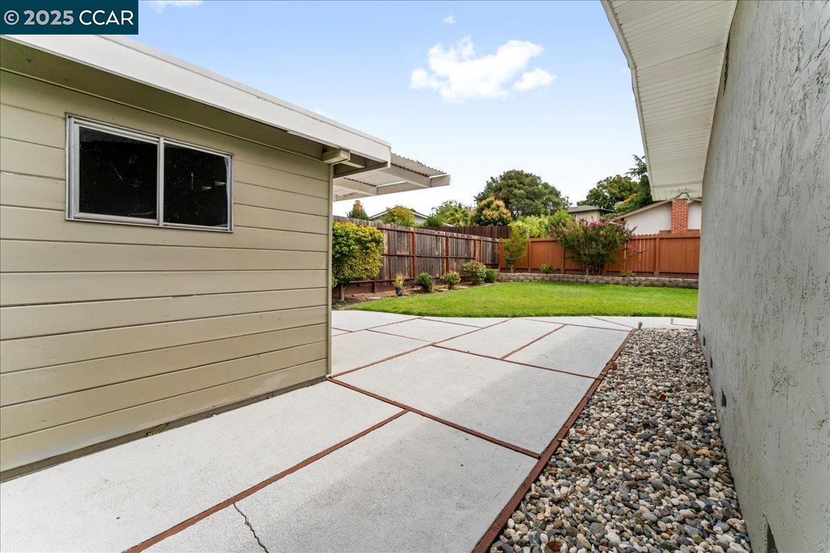 Detail Gallery Image 37 of 41 For 375 Summit Dr, Pinole,  CA 94564 - 3 Beds | 2 Baths