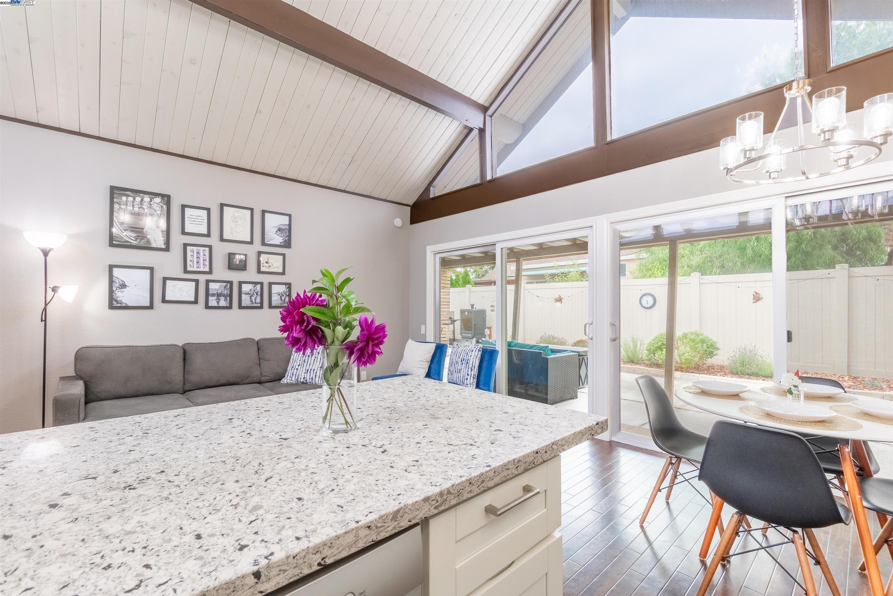 Photo #5: 41111532 Listing 