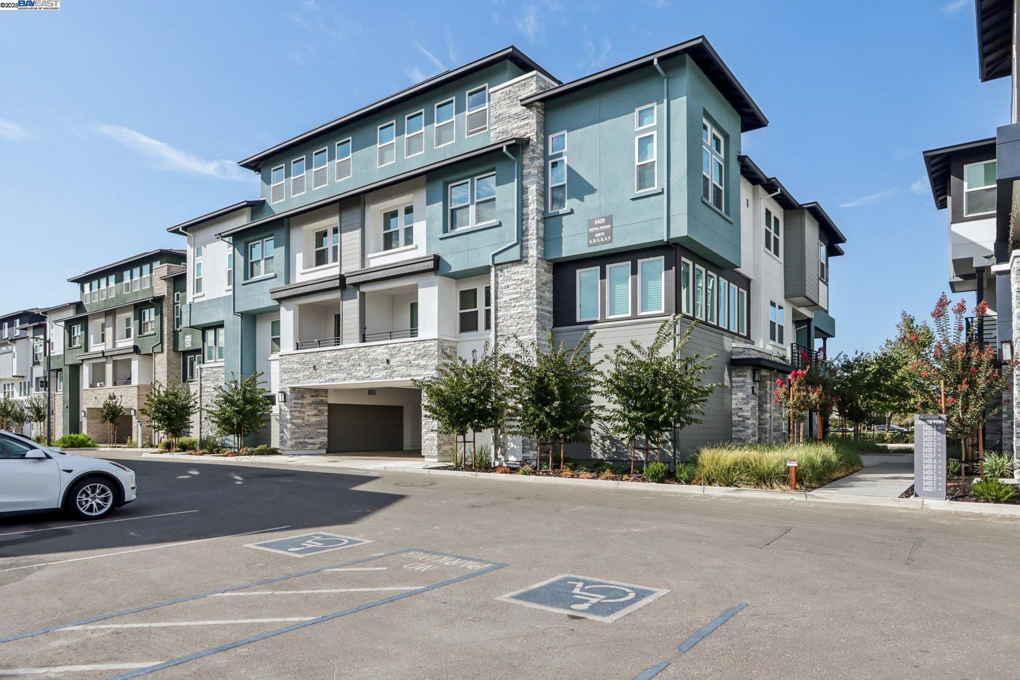 Photo #2: 41111535 Listing 