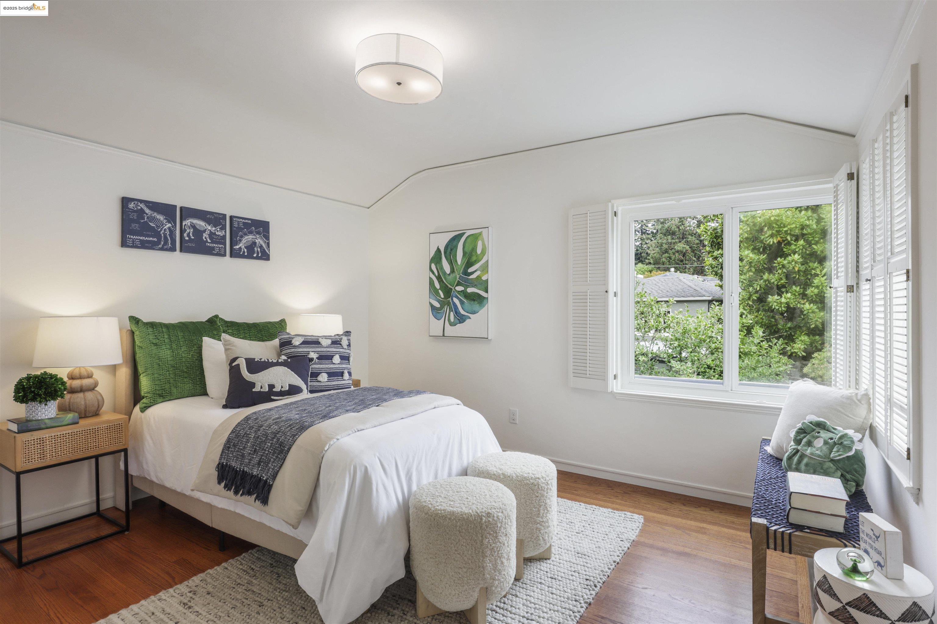 Detail Gallery Image 11 of 17 For 1817 Rosecrest Dr, Oakland,  CA 94602 - 3 Beds | 2 Baths