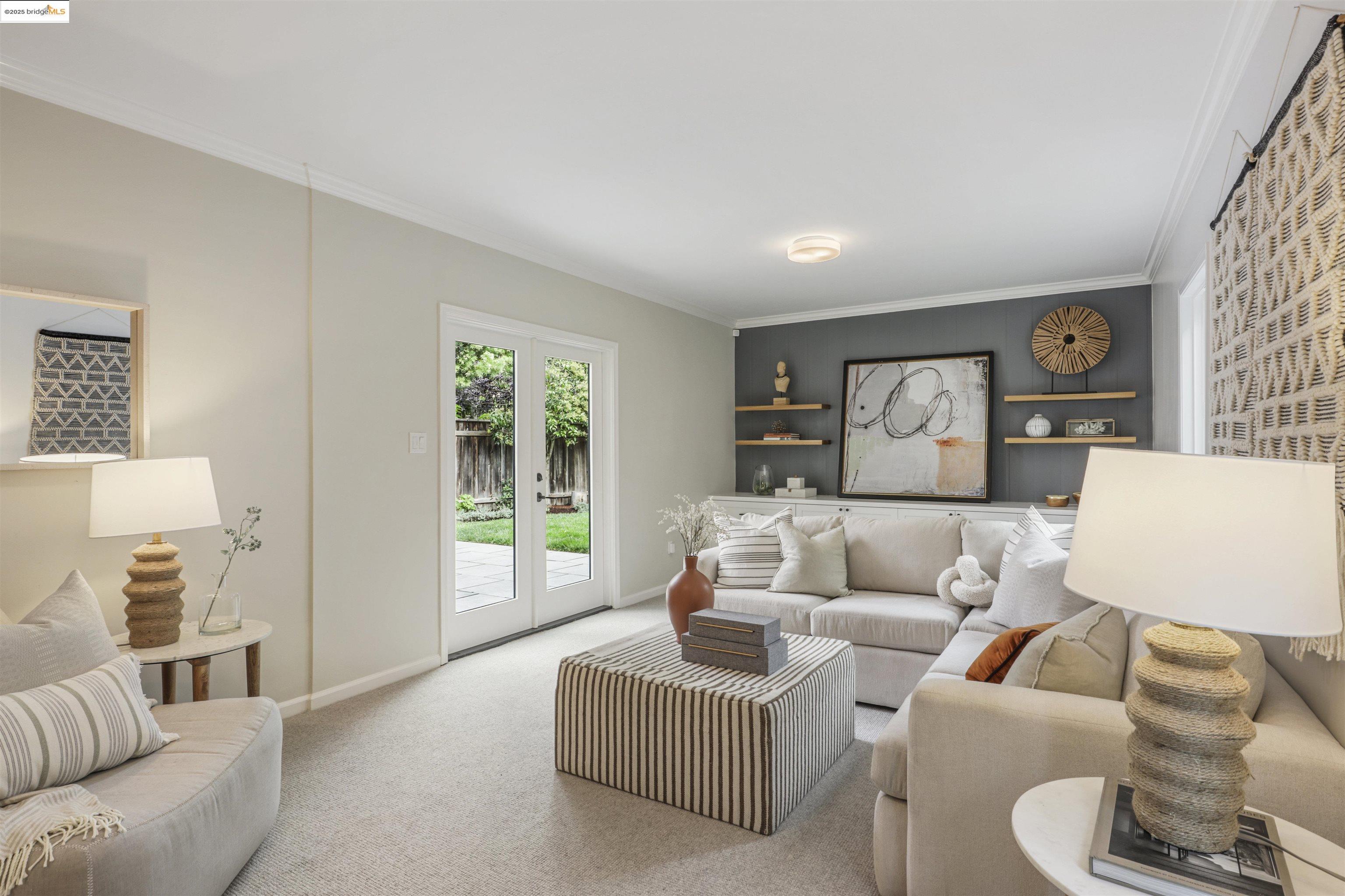 Detail Gallery Image 13 of 17 For 1817 Rosecrest Dr, Oakland,  CA 94602 - 3 Beds | 2 Baths