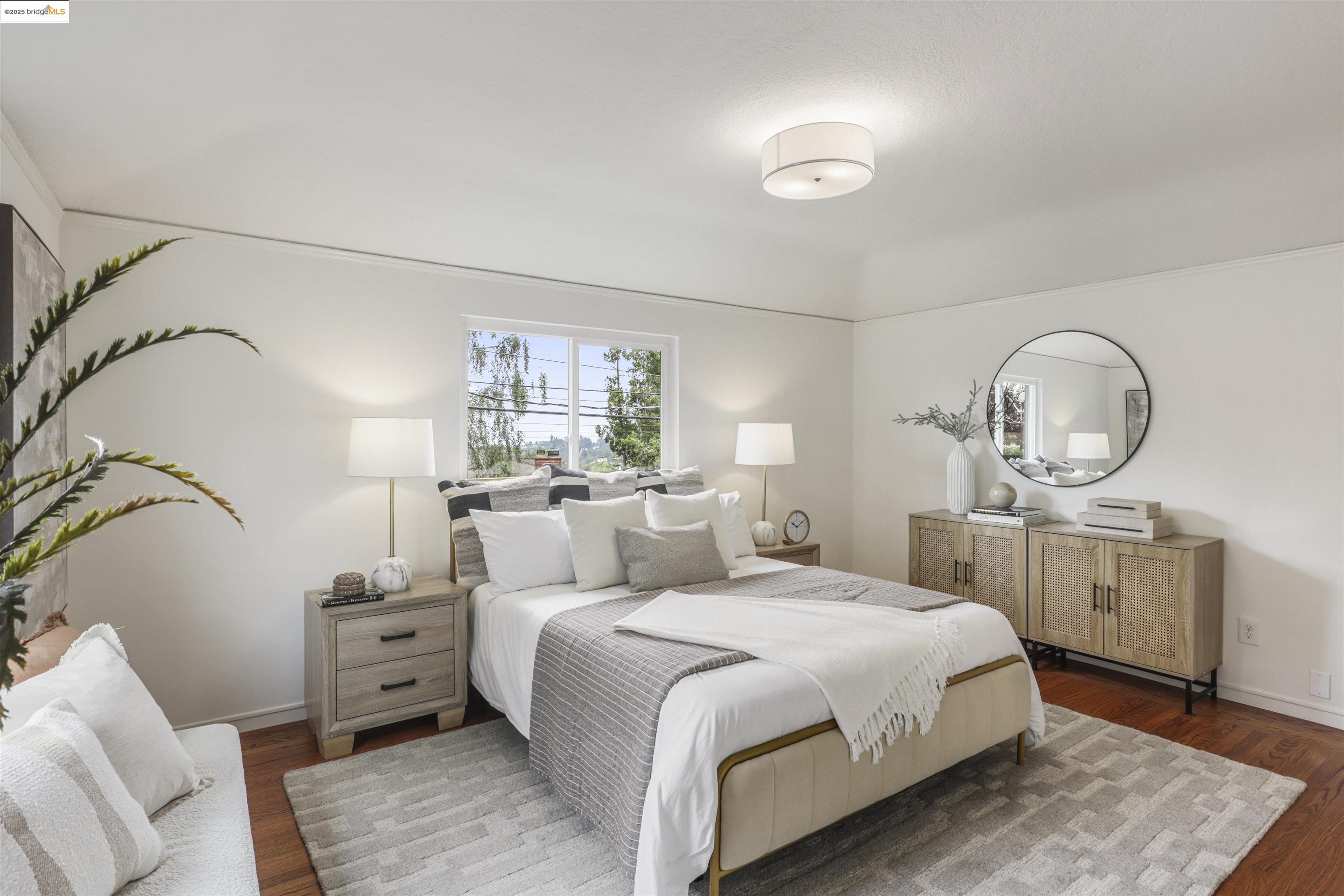 Detail Gallery Image 10 of 17 For 1817 Rosecrest Dr, Oakland,  CA 94602 - 3 Beds | 2 Baths