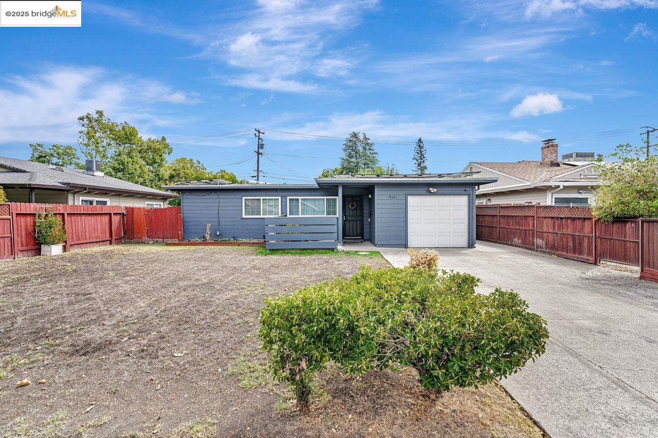 Detail Gallery Image 1 of 21 For 1864 Polk Way, Stockton,  CA 95207 - 2 Beds | 1 Baths