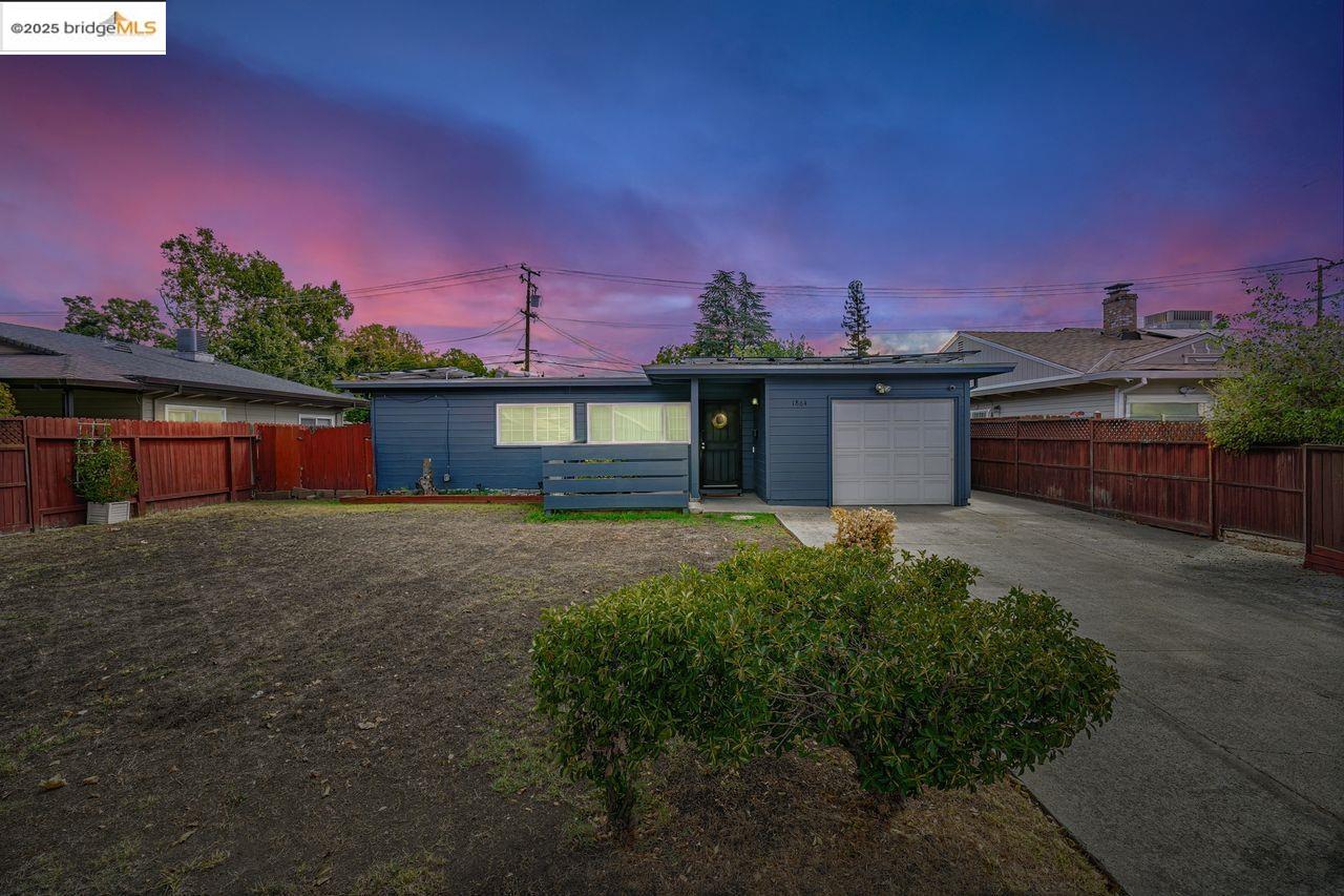 Detail Gallery Image 2 of 21 For 1864 Polk Way, Stockton,  CA 95207 - 2 Beds | 1 Baths