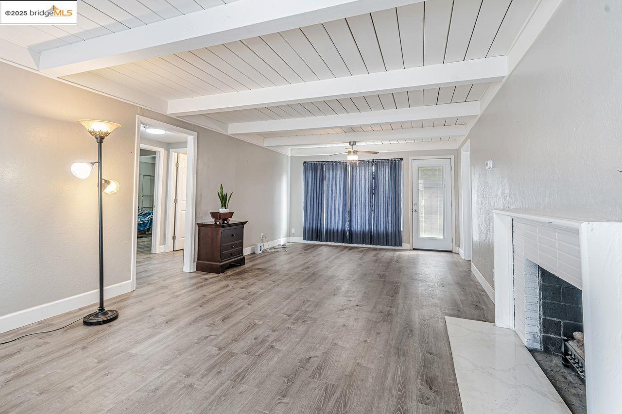 Detail Gallery Image 7 of 21 For 1864 Polk Way, Stockton,  CA 95207 - 2 Beds | 1 Baths