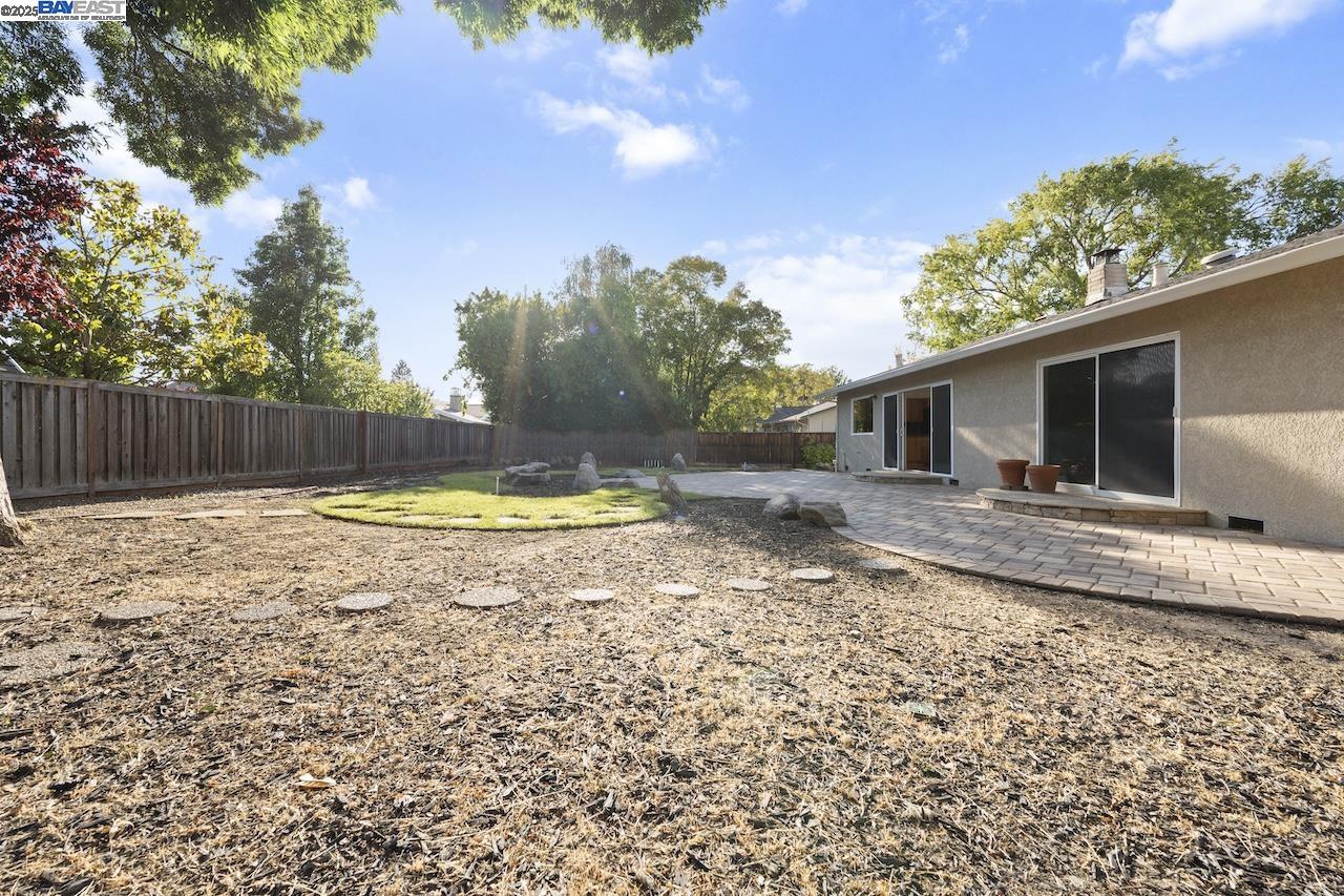 Detail Gallery Image 13 of 47 For 2583 Regent Rd., Livermore,  CA 94550 - 3 Beds | 2 Baths