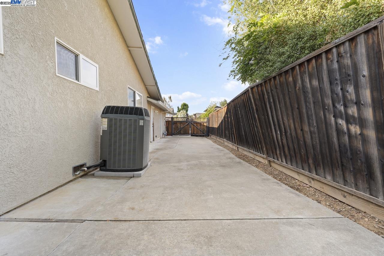 Detail Gallery Image 19 of 47 For 2583 Regent Rd., Livermore,  CA 94550 - 3 Beds | 2 Baths