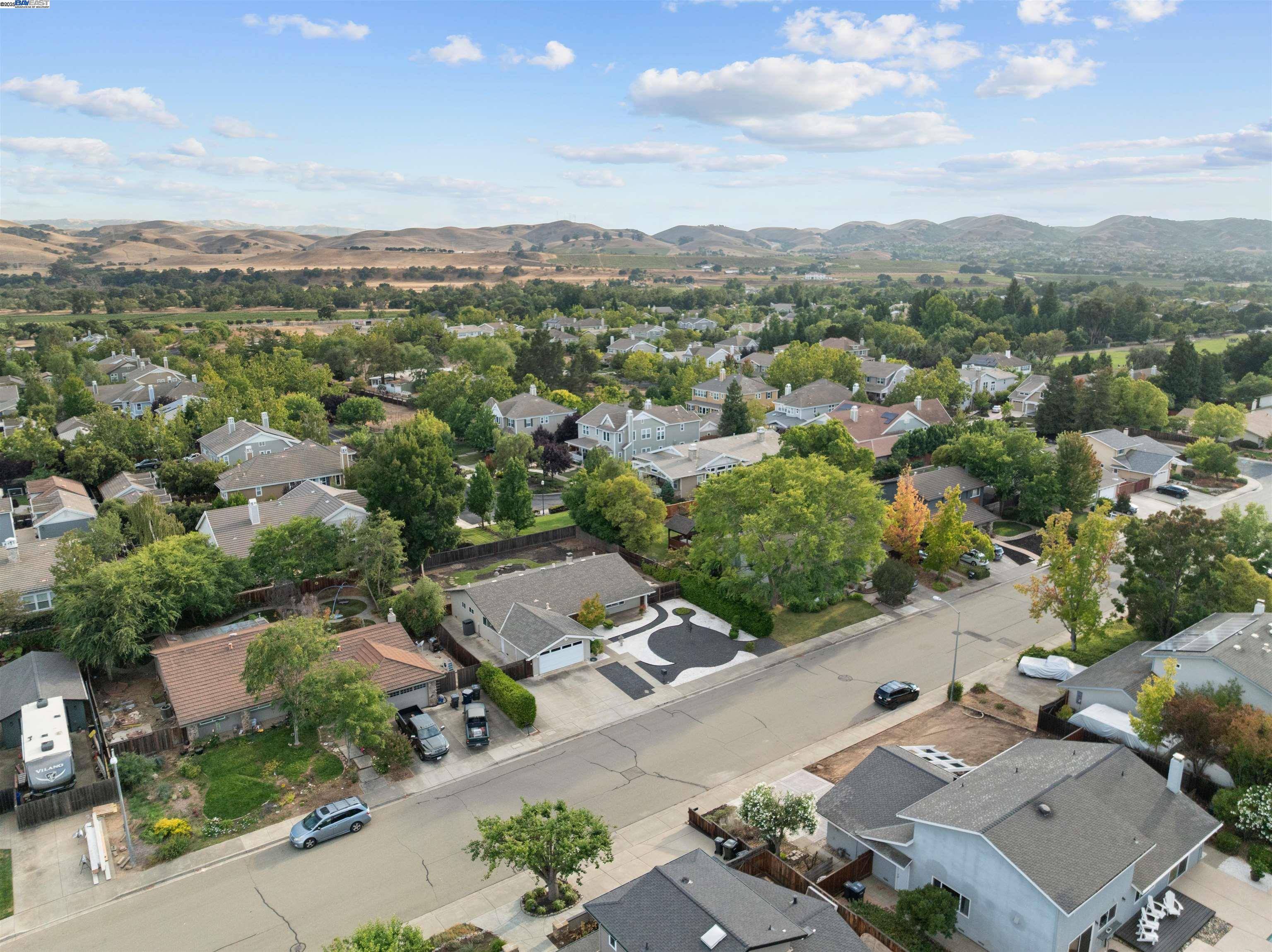 Detail Gallery Image 3 of 47 For 2583 Regent Rd., Livermore,  CA 94550 - 3 Beds | 2 Baths