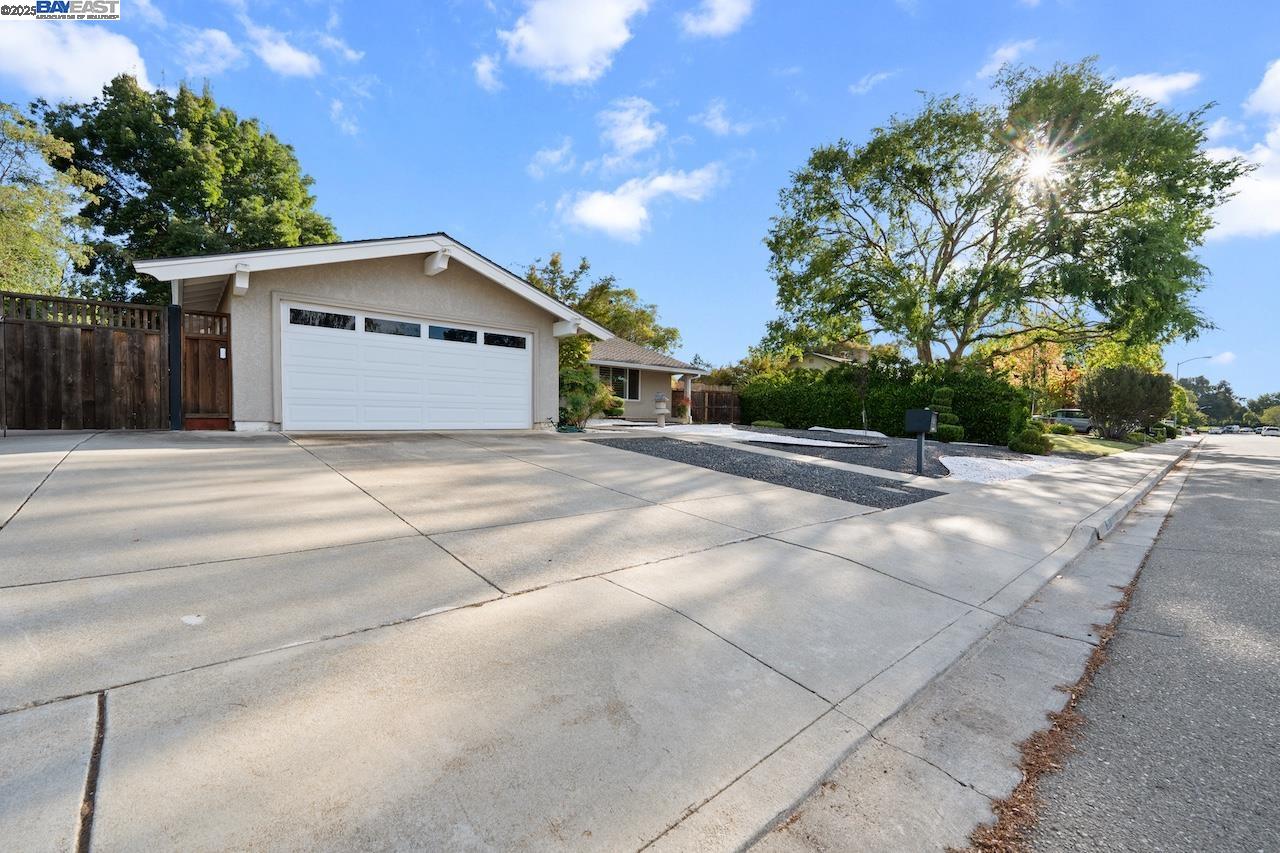 Detail Gallery Image 24 of 47 For 2583 Regent Rd., Livermore,  CA 94550 - 3 Beds | 2 Baths