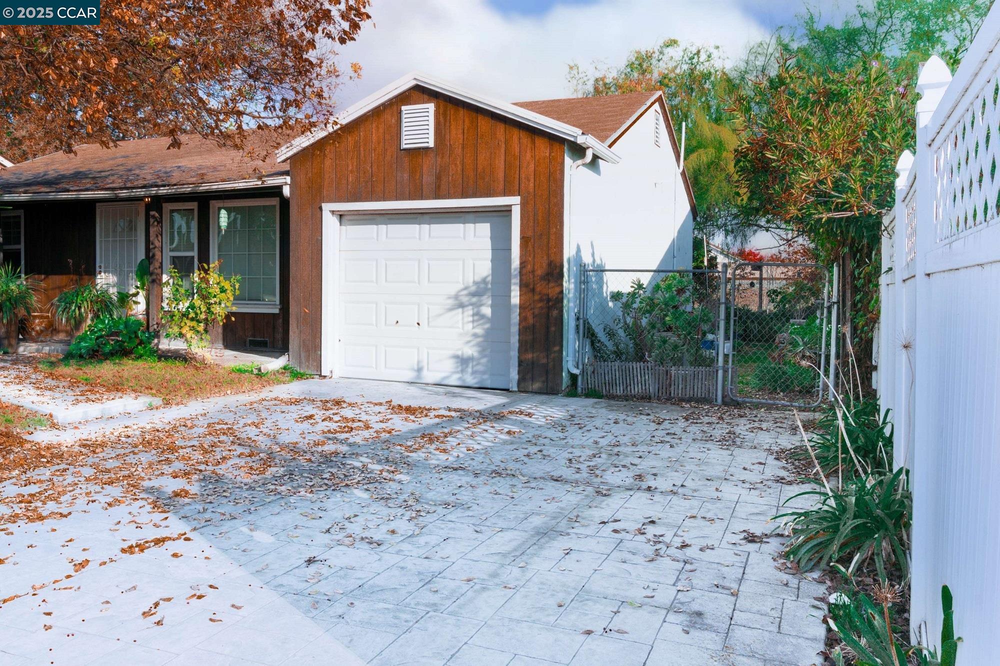 Detail Gallery Image 1 of 37 For 3704 San Rafael, Stockton,  CA 95204 - 2 Beds | 1 Baths