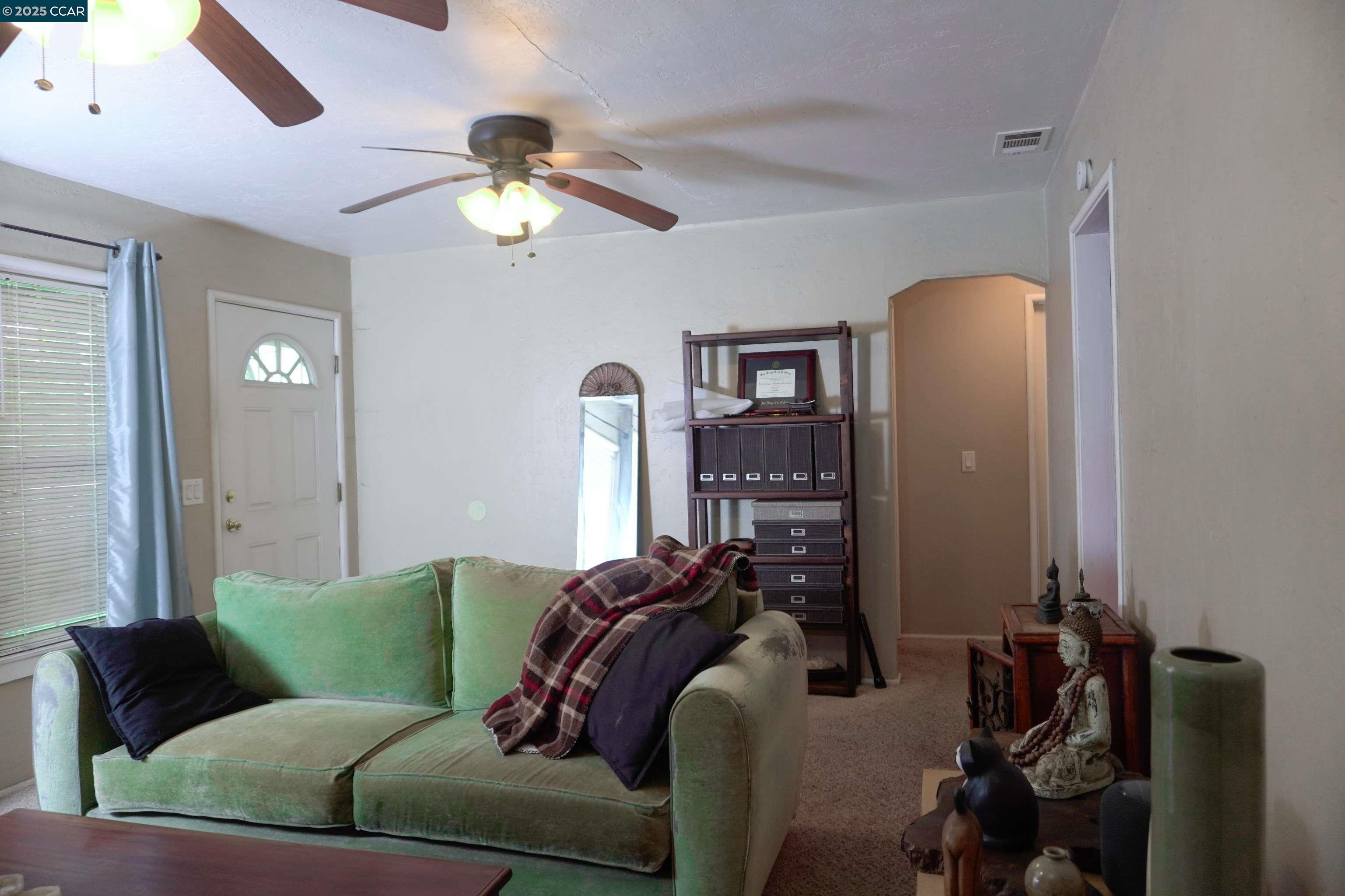 Detail Gallery Image 3 of 37 For 3704 San Rafael, Stockton,  CA 95204 - 2 Beds | 1 Baths