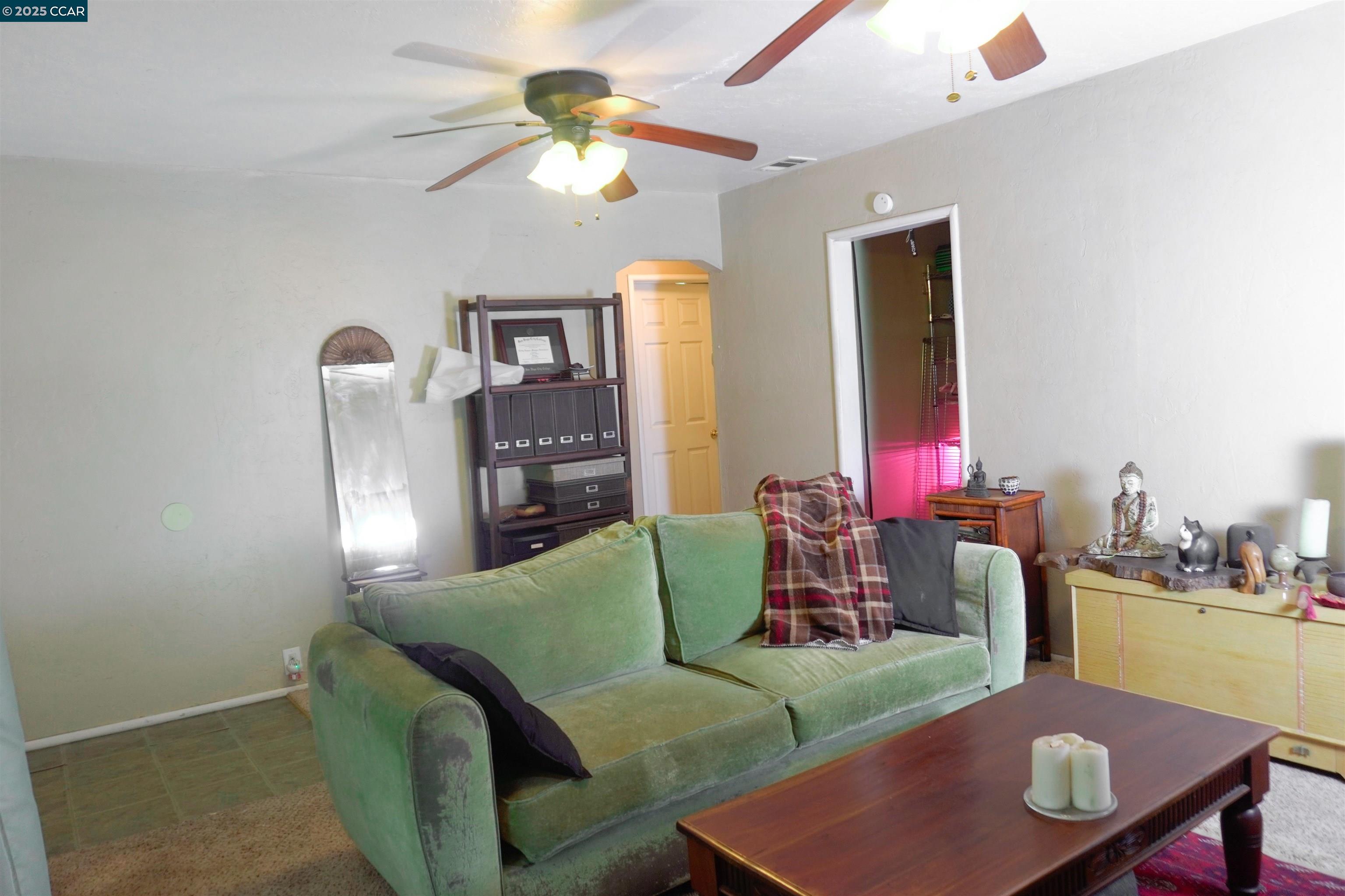 Detail Gallery Image 4 of 37 For 3704 San Rafael, Stockton,  CA 95204 - 2 Beds | 1 Baths