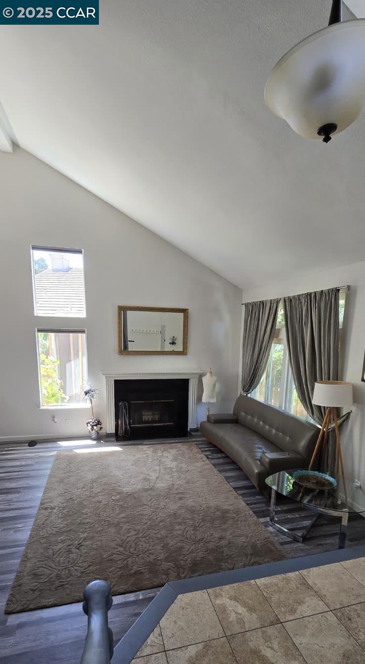 Detail Gallery Image 4 of 34 For 1011 Amanda Cir, Brentwood,  CA 94513-1472 - 4 Beds | 2/1 Baths