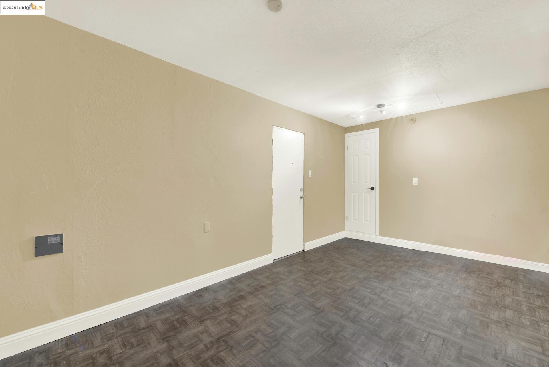 Detail Gallery Image 20 of 37 For 2125 102nd Ave, Oakland,  CA 94603 - 2 Beds | 1 Baths