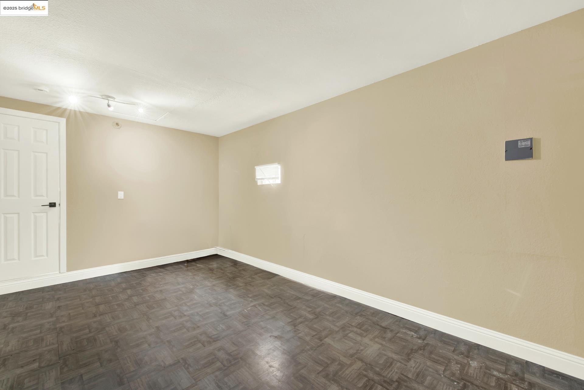 Detail Gallery Image 22 of 37 For 2125 102nd Ave, Oakland,  CA 94603 - 2 Beds | 1 Baths