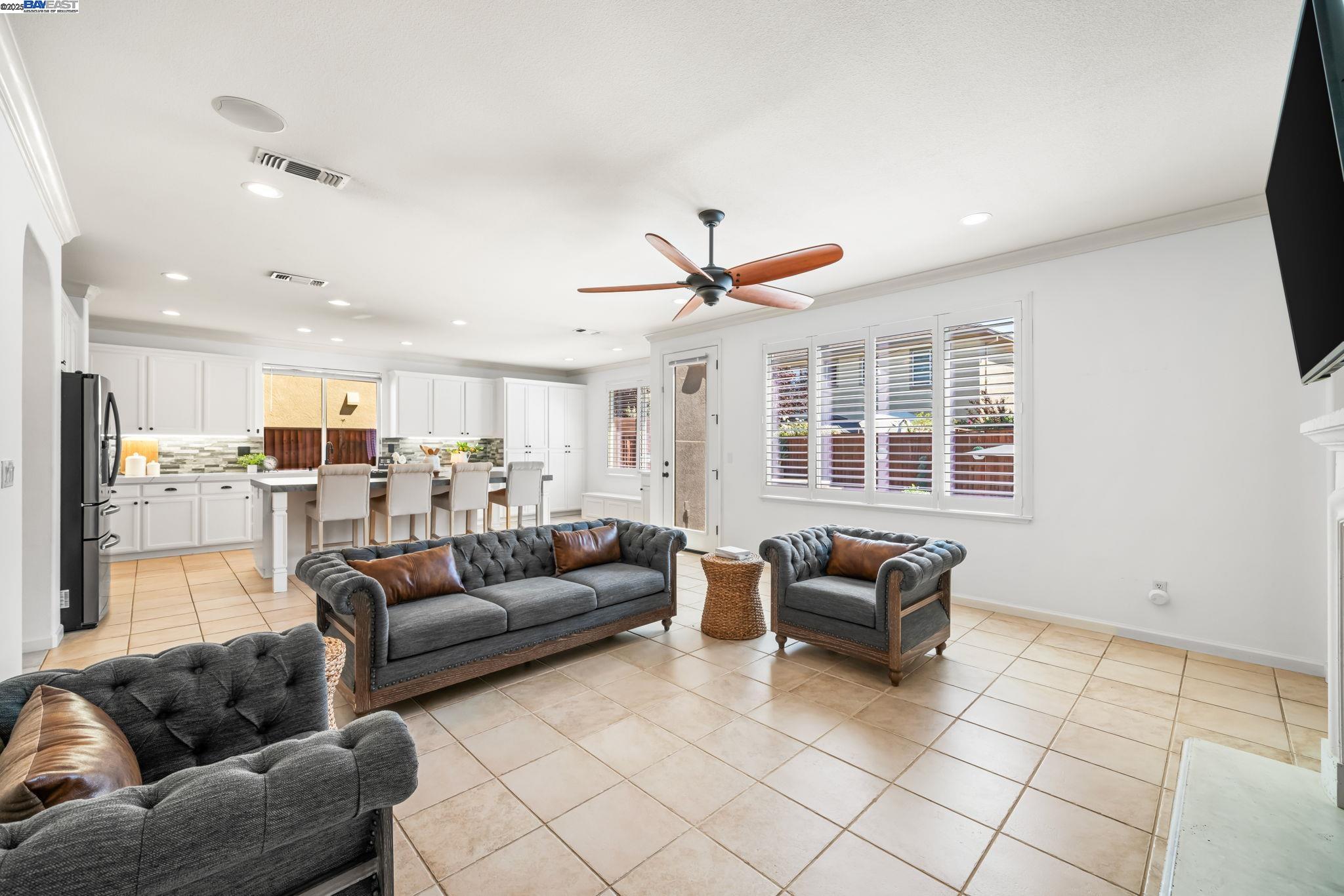 Detail Gallery Image 13 of 59 For 3638 Otter Brook Loop, Discovery Bay,  CA 94505 - 4 Beds | 3 Baths