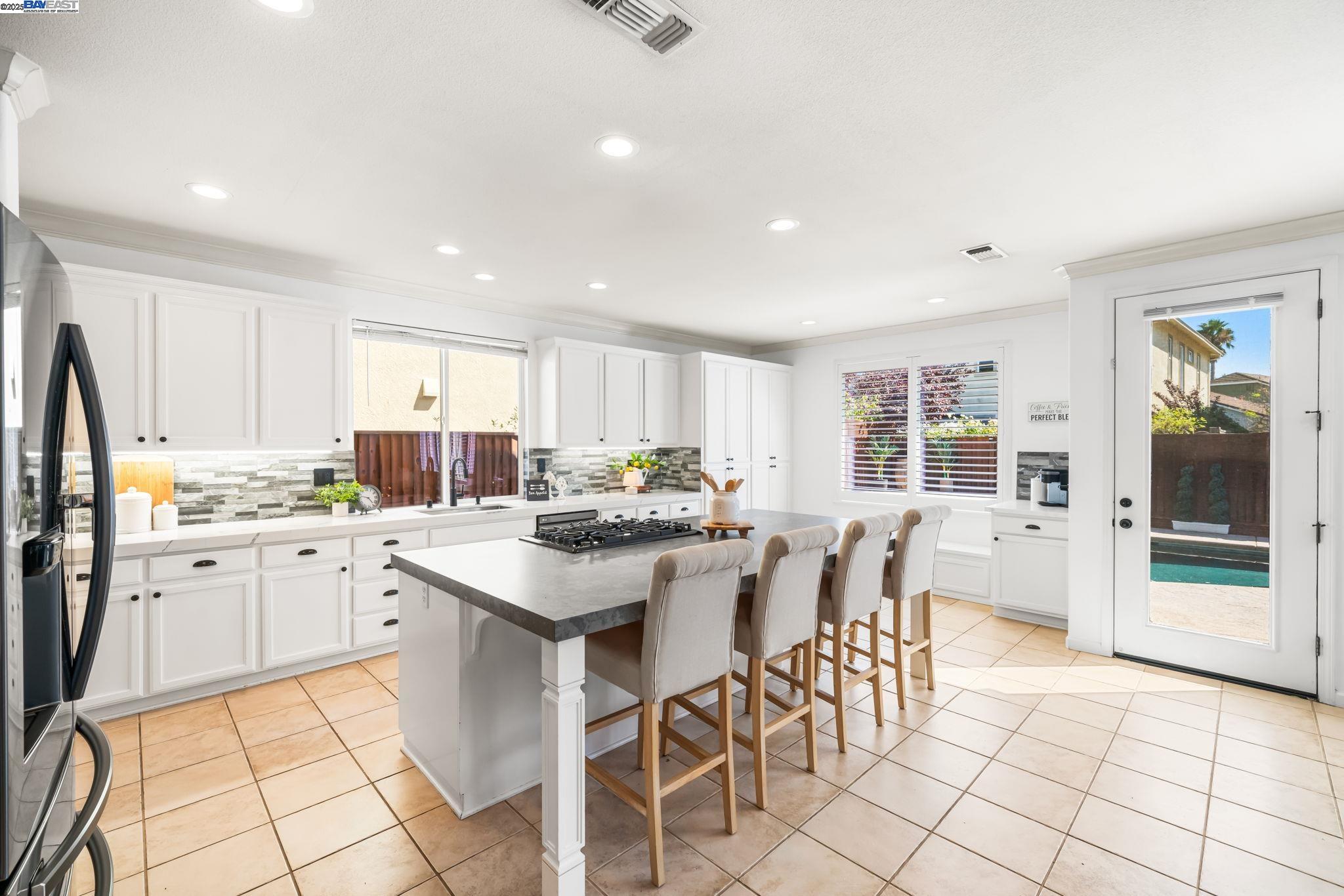 Detail Gallery Image 16 of 59 For 3638 Otter Brook Loop, Discovery Bay,  CA 94505 - 4 Beds | 3 Baths