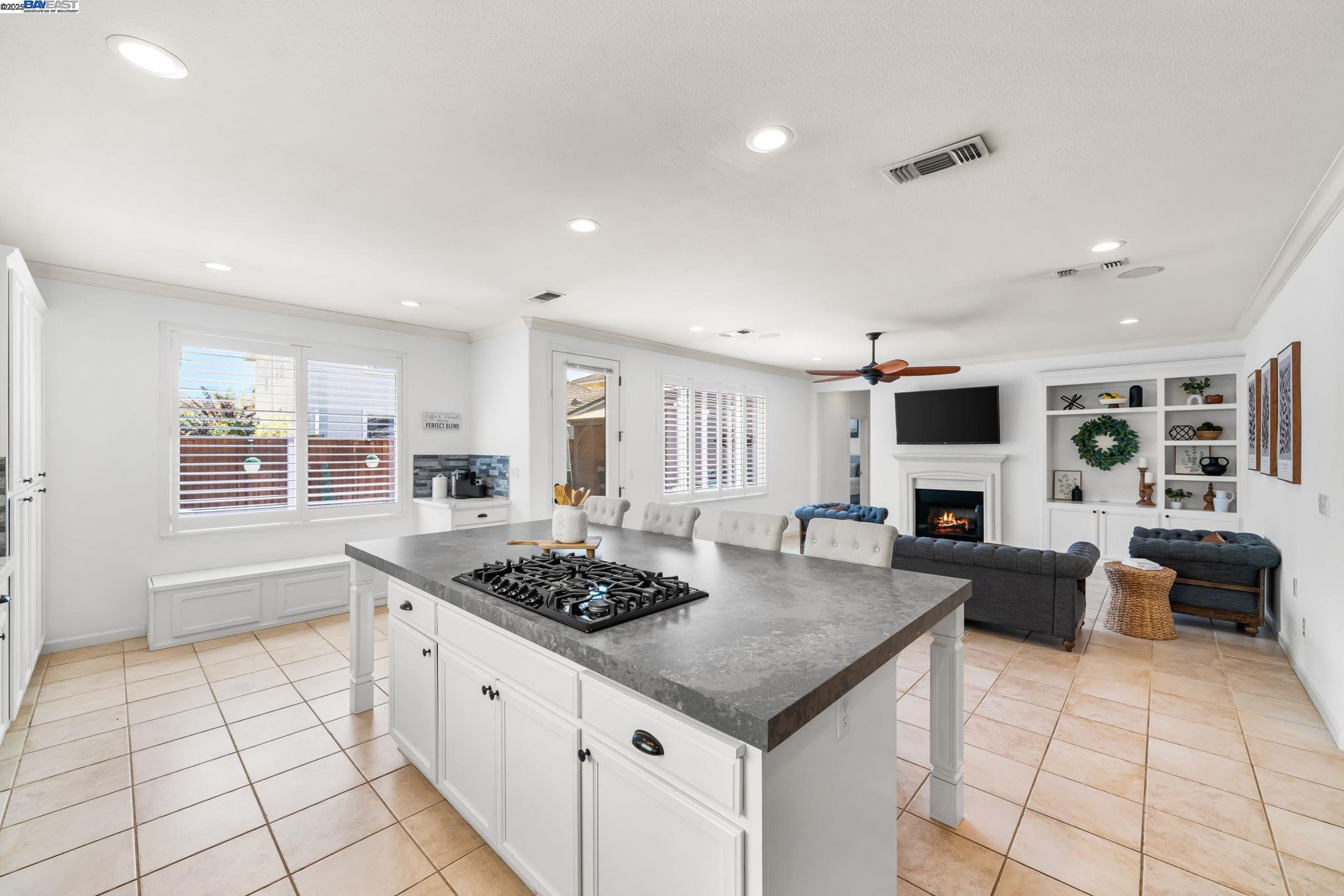 Detail Gallery Image 17 of 59 For 3638 Otter Brook Loop, Discovery Bay,  CA 94505 - 4 Beds | 3 Baths