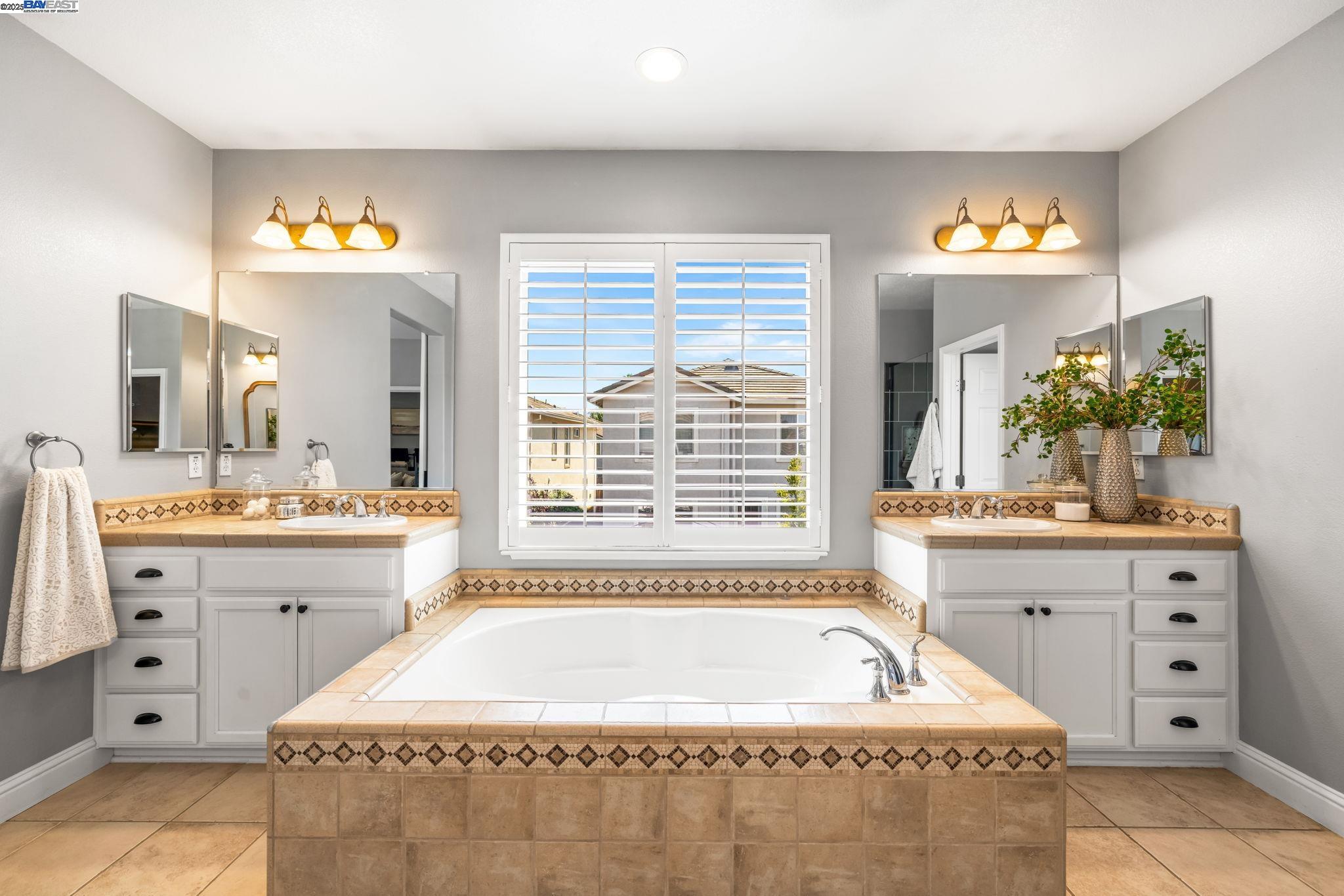 Detail Gallery Image 35 of 59 For 3638 Otter Brook Loop, Discovery Bay,  CA 94505 - 4 Beds | 3 Baths