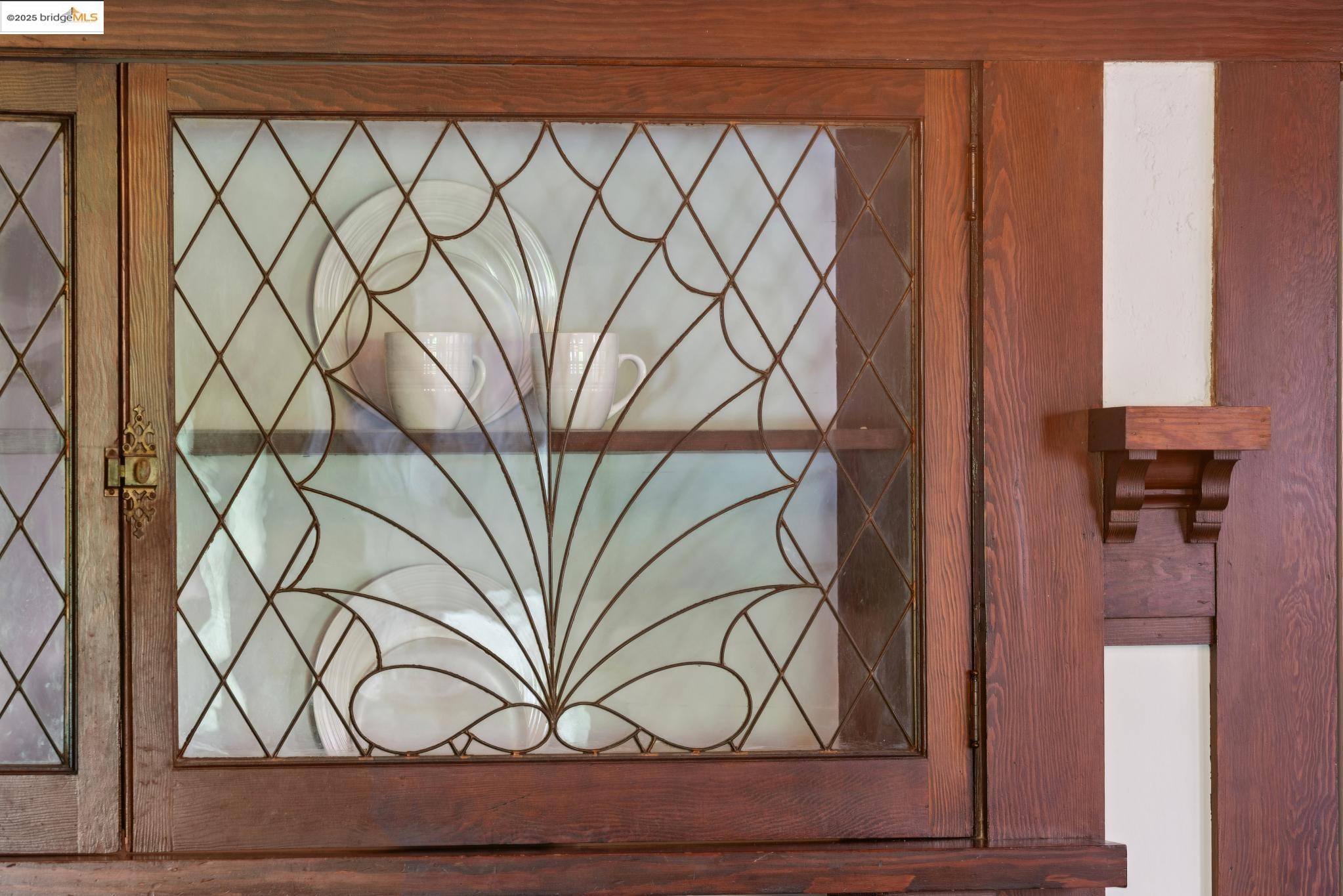 Detail Gallery Image 14 of 39 For 1081 Warfield Ave, Oakland,  CA 94610 - 5 Beds | 2 Baths