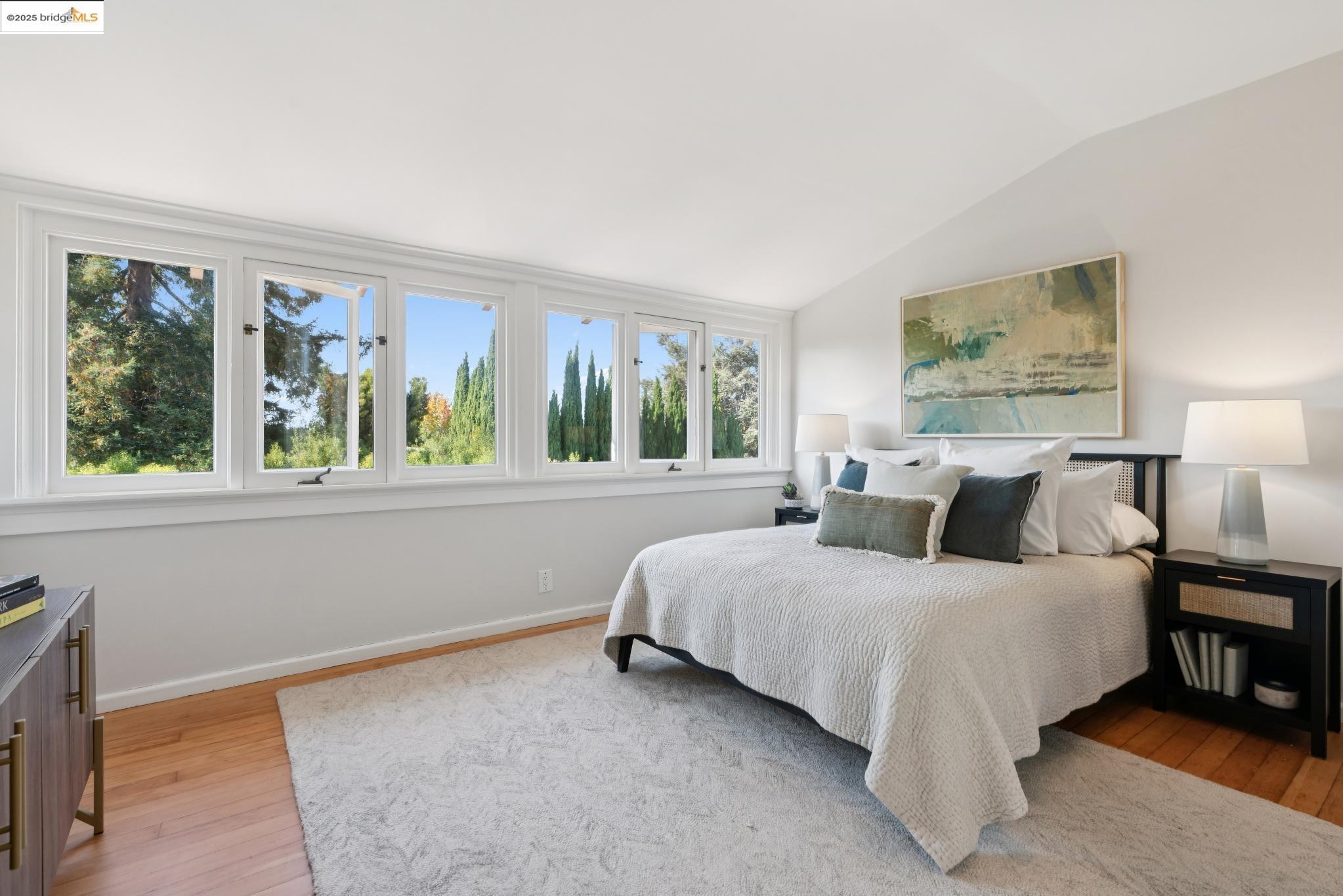 Detail Gallery Image 29 of 39 For 1081 Warfield Ave, Oakland,  CA 94610 - 5 Beds | 2 Baths