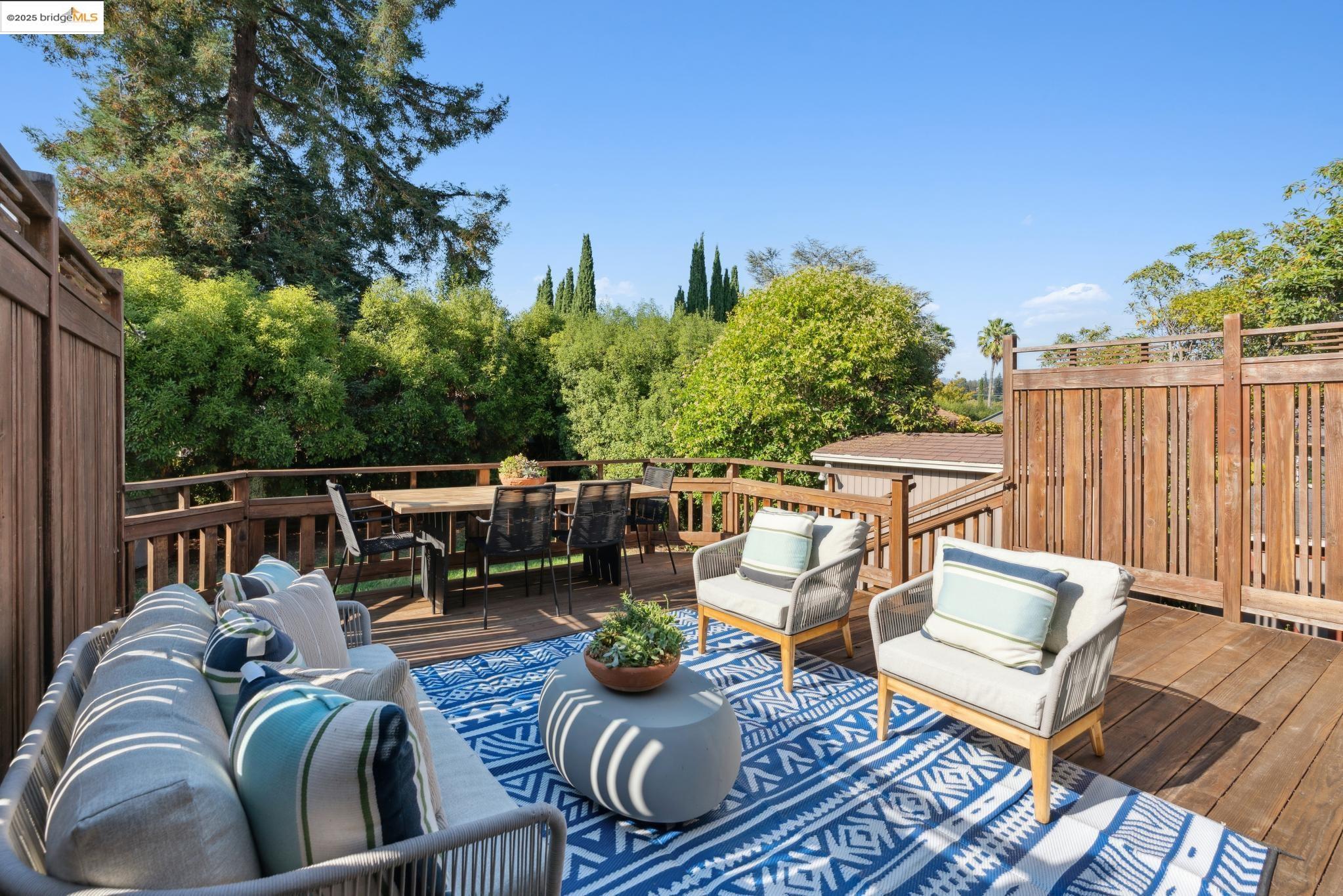 Detail Gallery Image 37 of 39 For 1081 Warfield Ave, Oakland,  CA 94610 - 5 Beds | 2 Baths