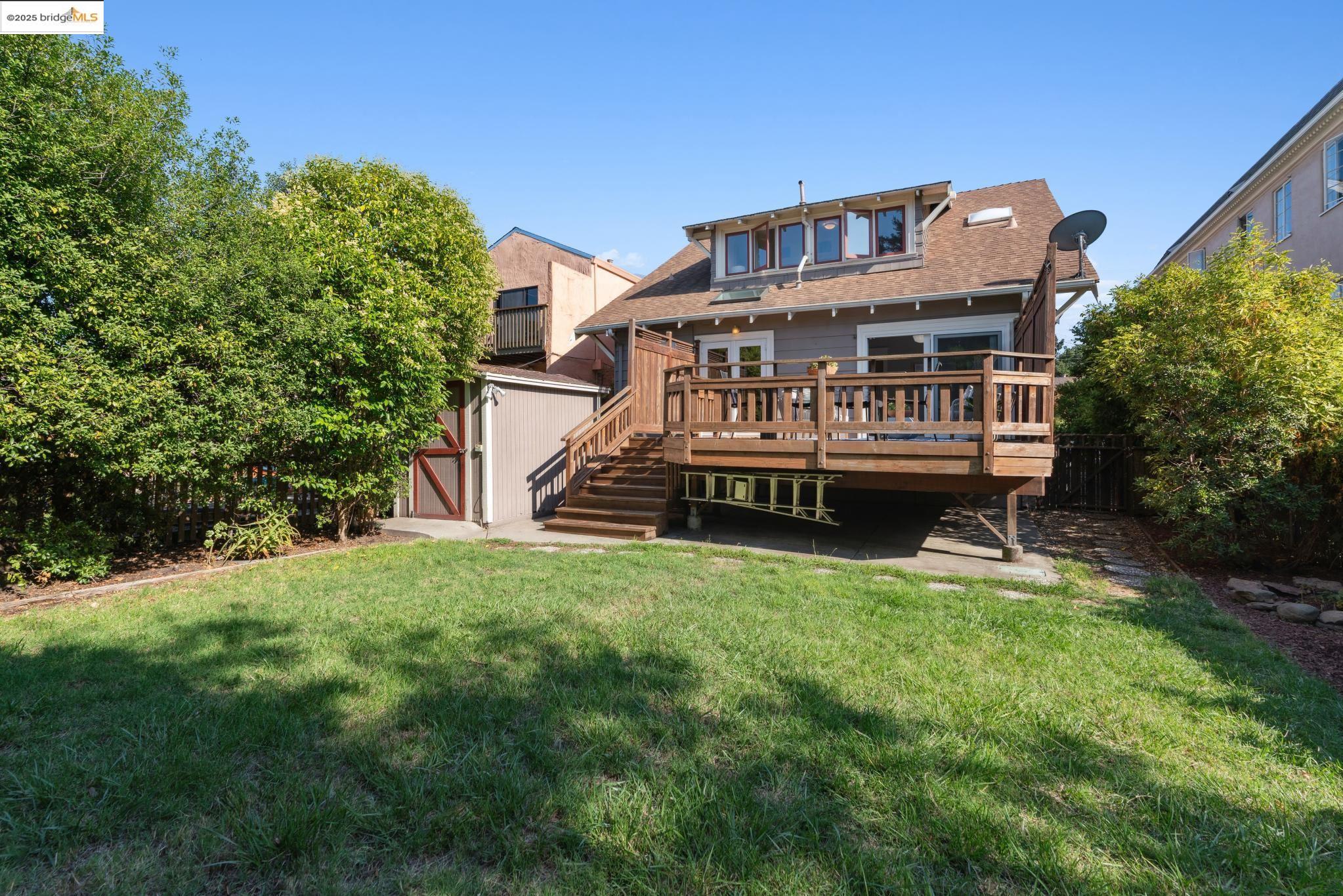 Detail Gallery Image 39 of 39 For 1081 Warfield Ave, Oakland,  CA 94610 - 5 Beds | 2 Baths