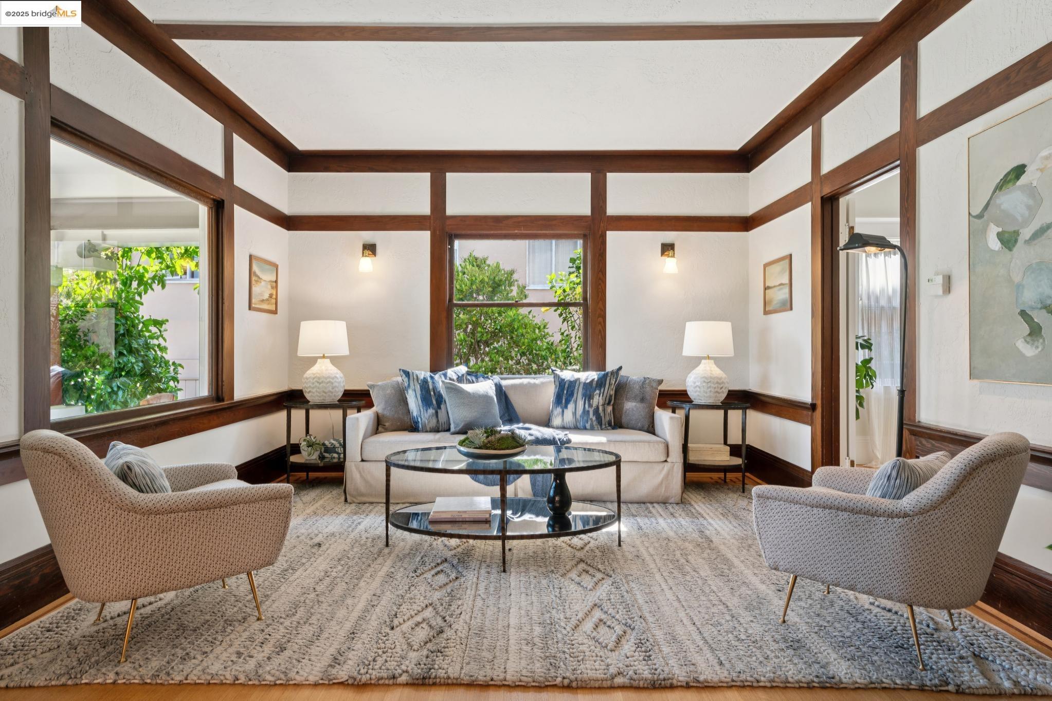 Detail Gallery Image 8 of 39 For 1081 Warfield Ave, Oakland,  CA 94610 - 5 Beds | 2 Baths