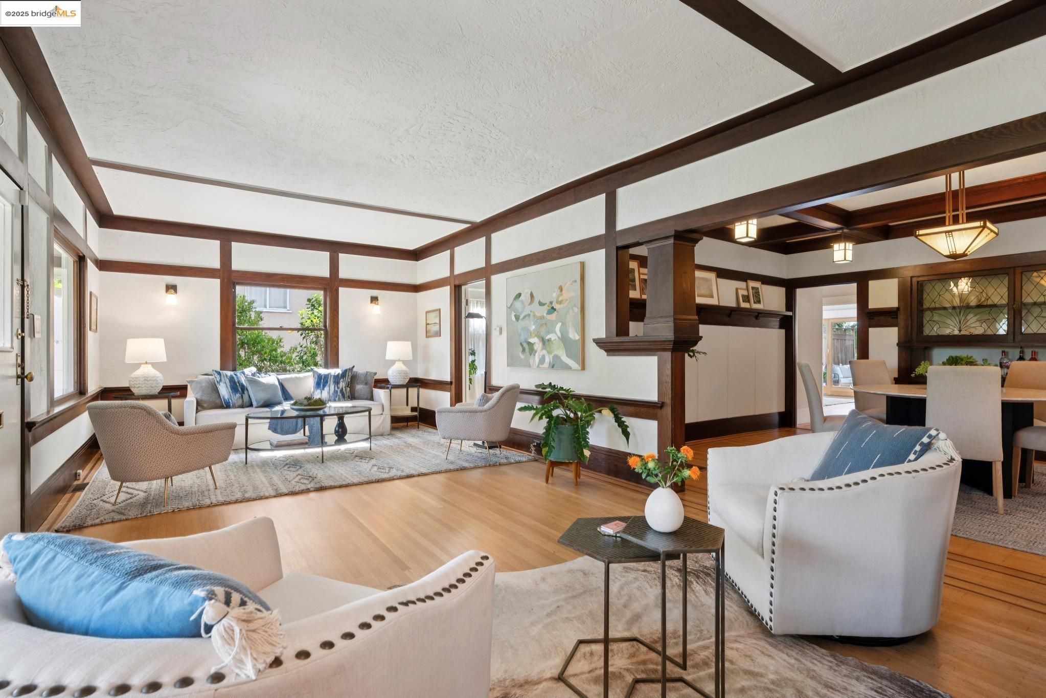 Detail Gallery Image 10 of 39 For 1081 Warfield Ave, Oakland,  CA 94610 - 5 Beds | 2 Baths