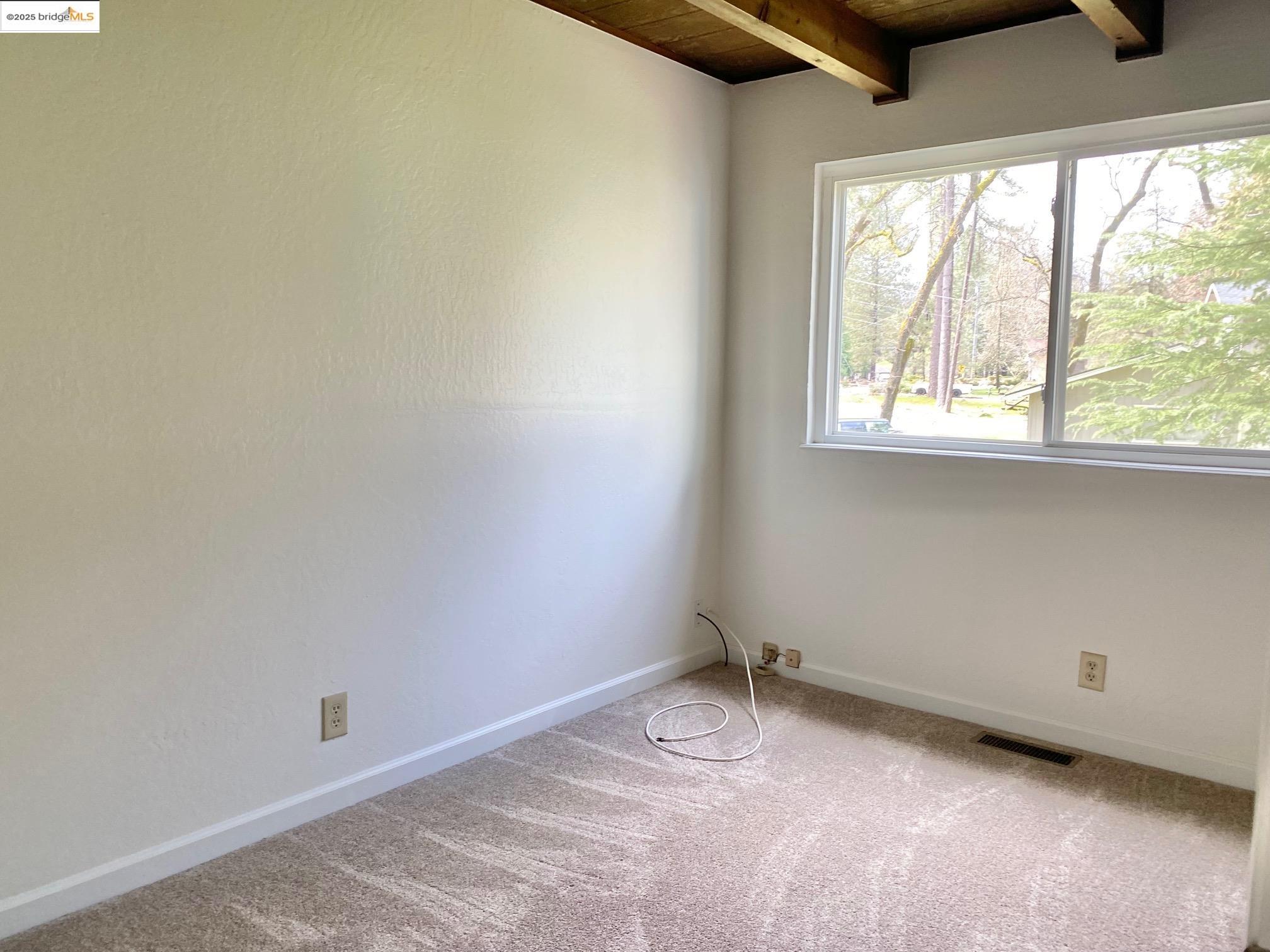 Detail Gallery Image 12 of 54 For 19440 Chaffee Circle, Groveland,  CA 95321-9305 - 4 Beds | 2/1 Baths