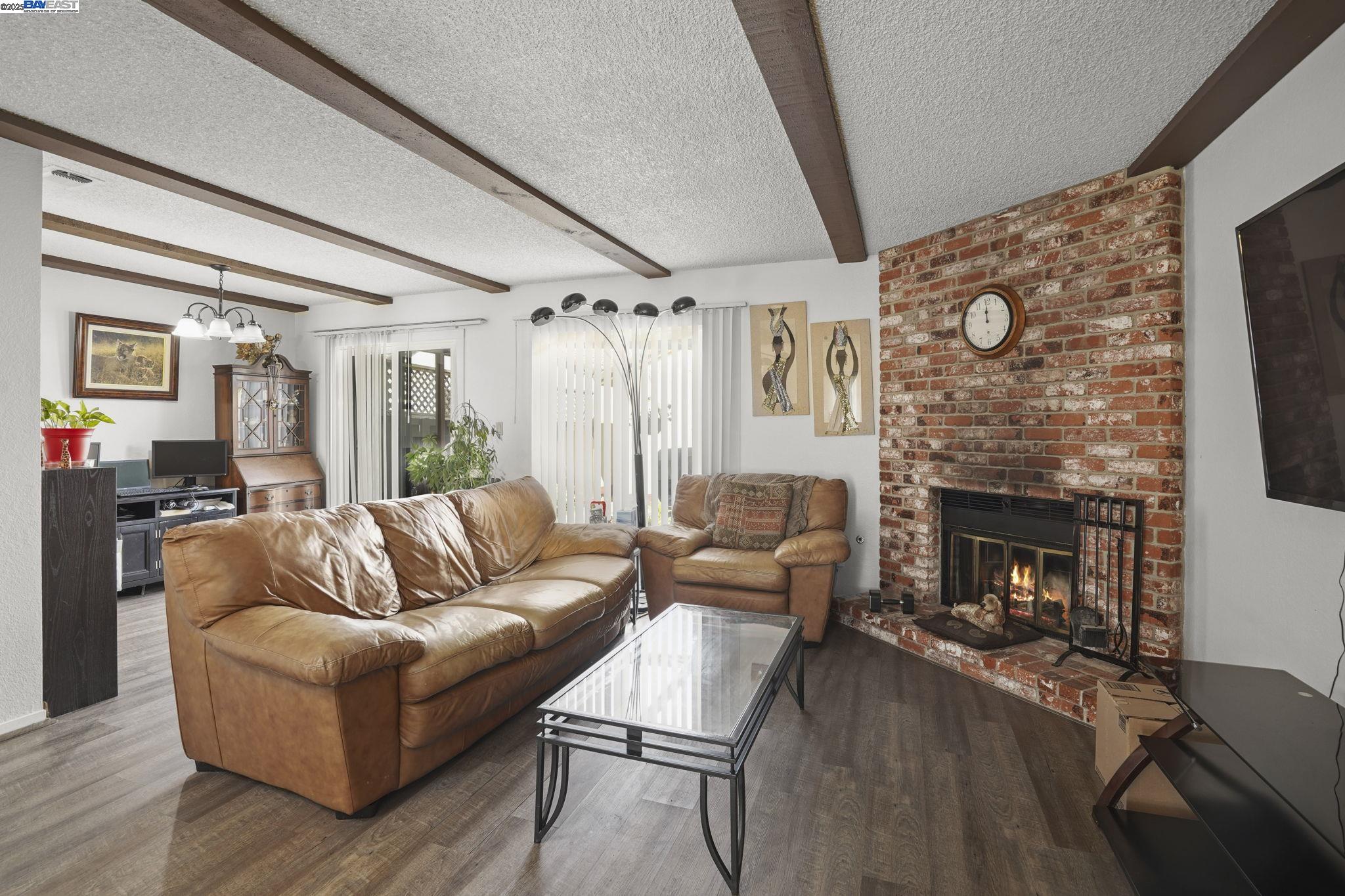 Photo #3: 41111556 Listing 