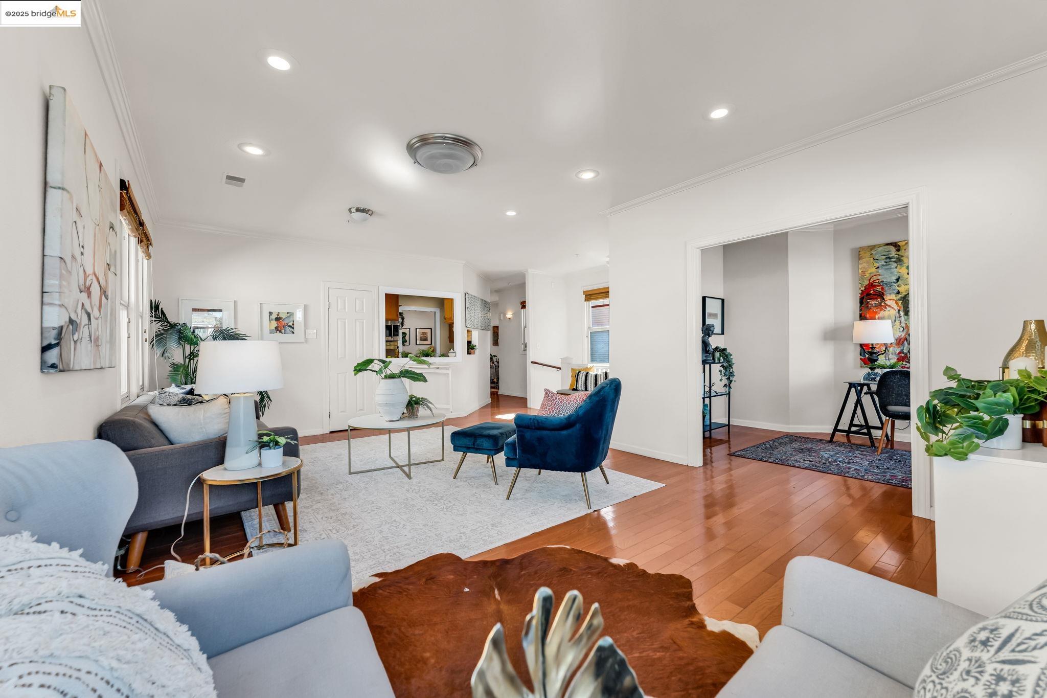 Detail Gallery Image 11 of 45 For 595 22nd St, Oakland,  CA 94612 - 2 Beds | 2 Baths